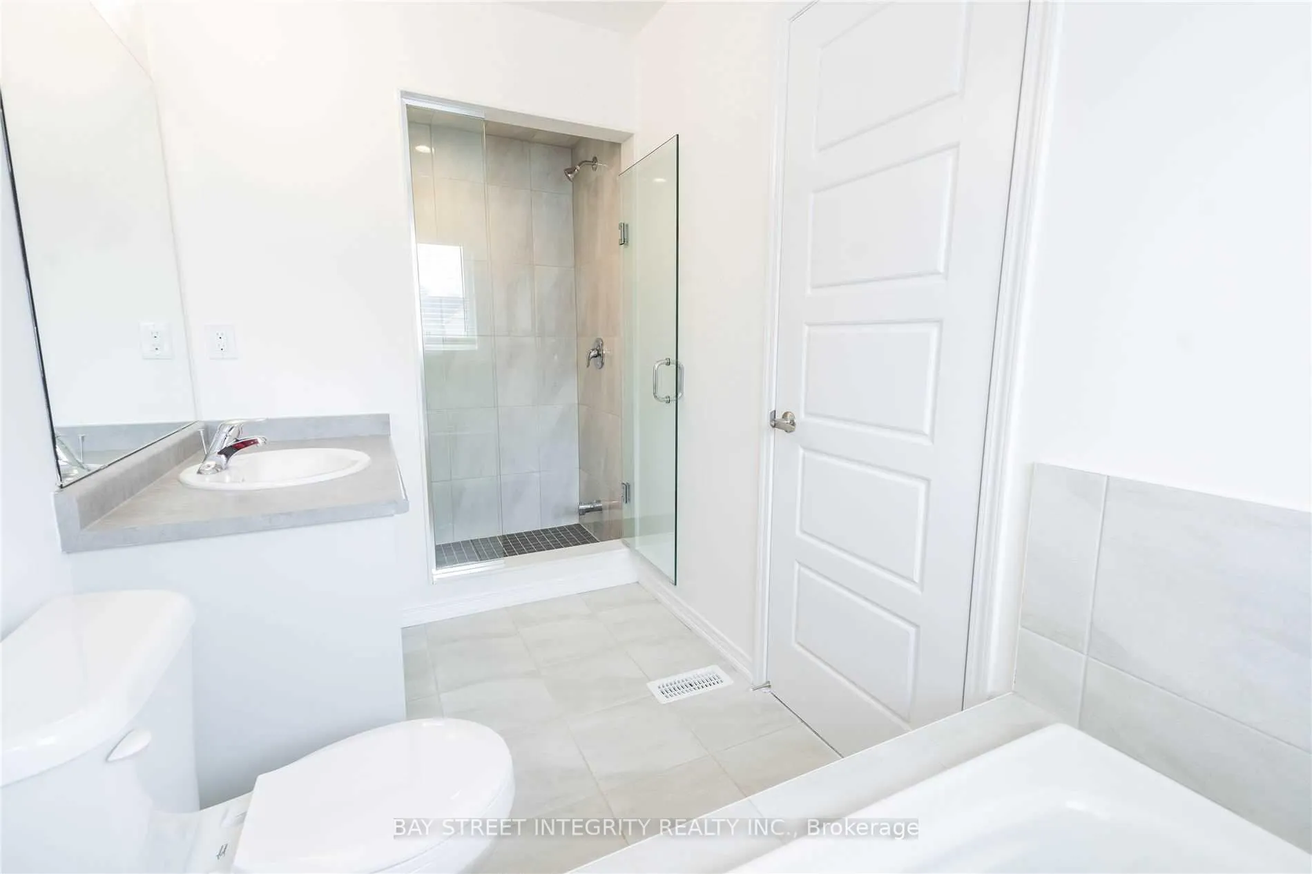 Photo 13 of 7707 Shagbark Avenue, Niagara Falls, Brown — HOMEH