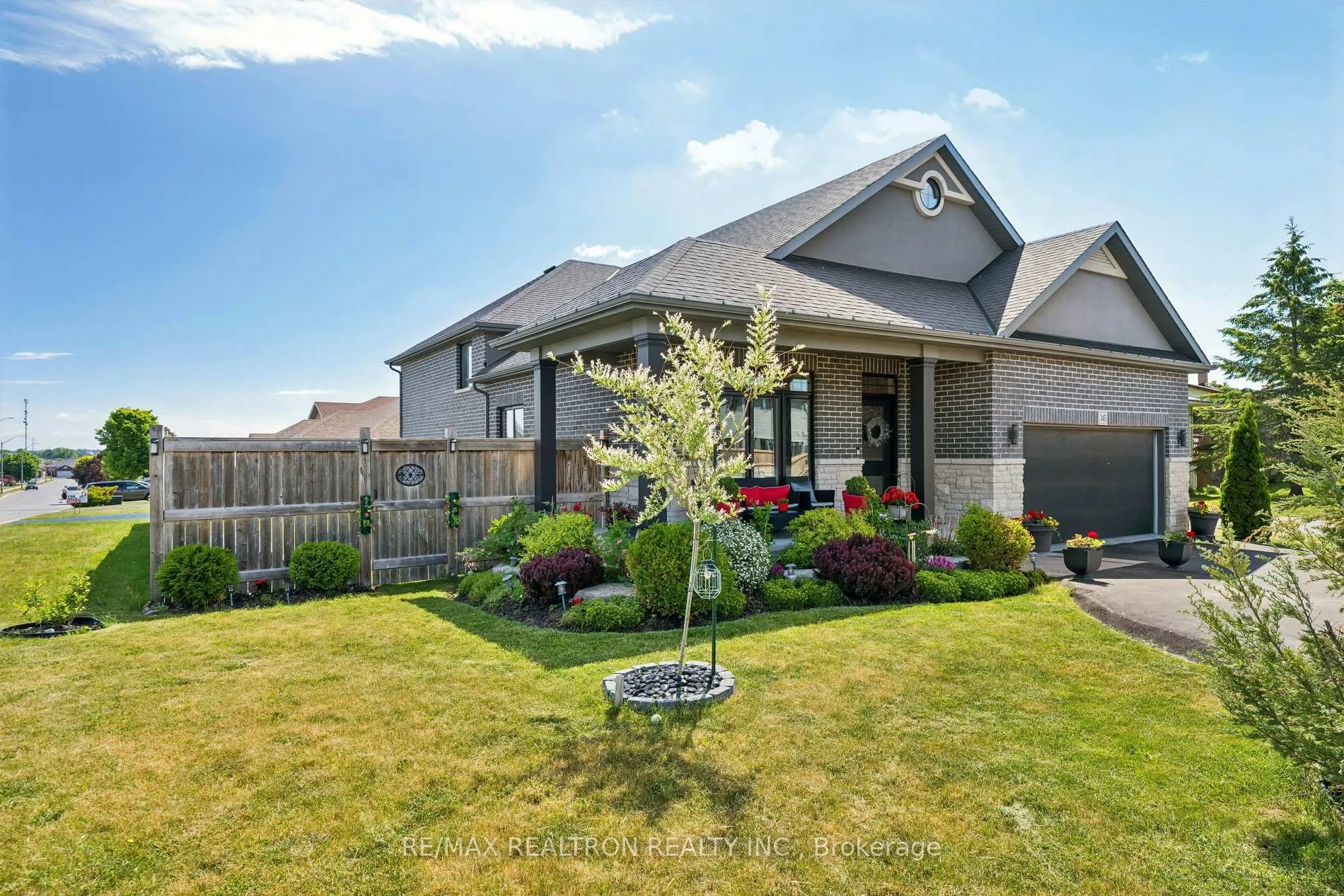 Photo 3 of 345 Farnham Road, Belleville, Thurlow Ward — HOMEH