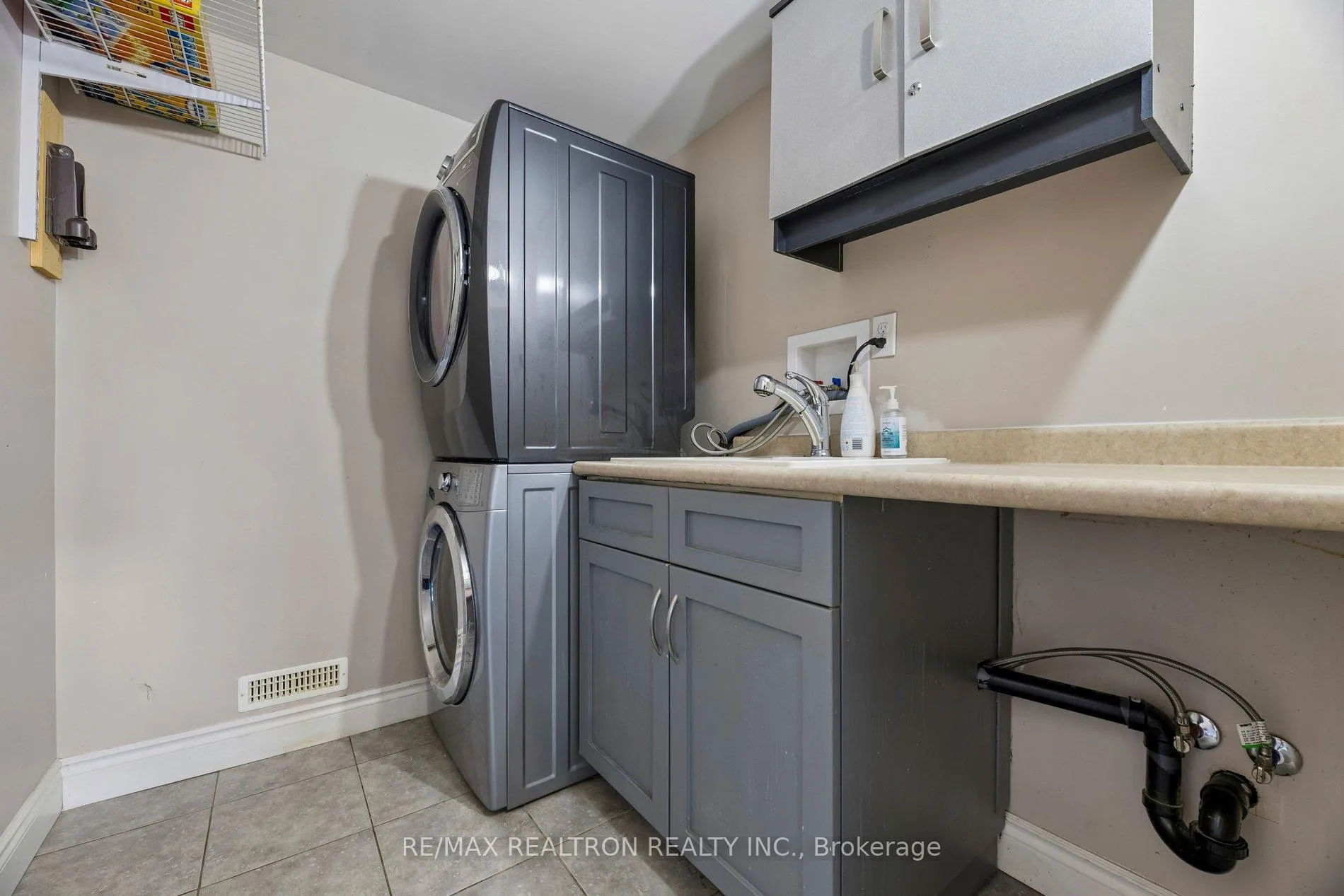 Photo 19 of 345 Farnham Road, Belleville, Thurlow Ward — HOMEH