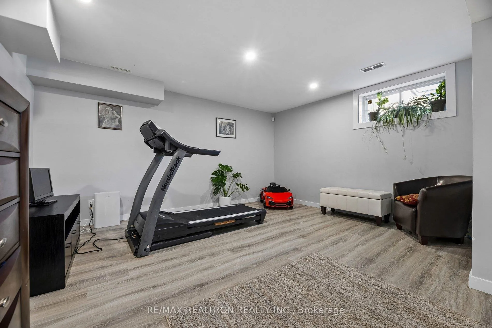 Photo 31 of 345 Farnham Road, Belleville, Thurlow Ward — HOMEH