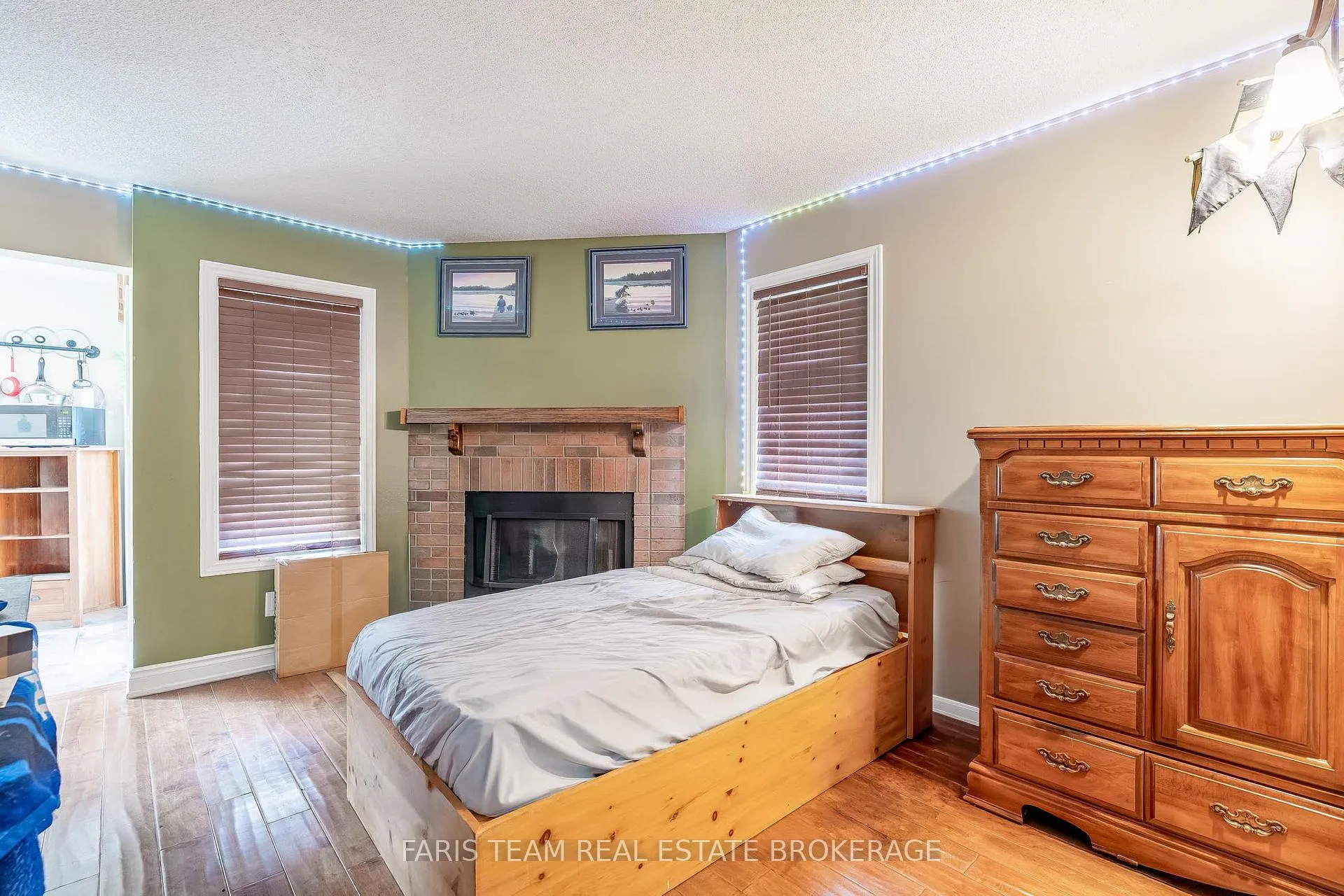 Photo 11 of 24 Shortreed Court, Barrie, West Bayfield — HOMEH