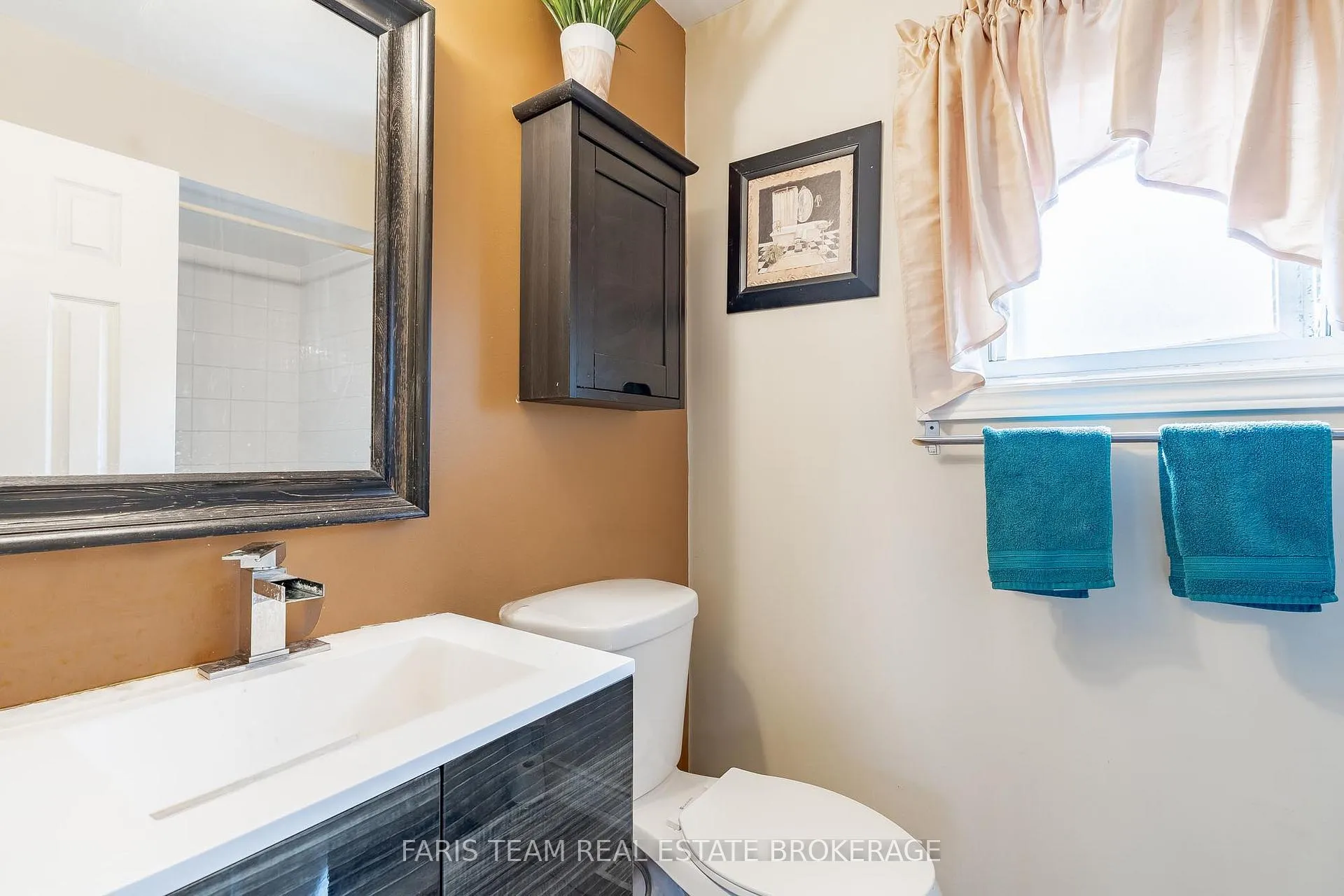 Photo 15 of 24 Shortreed Court, Barrie, West Bayfield — HOMEH