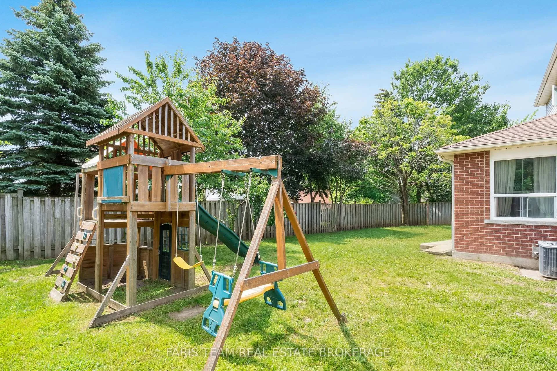 Photo 34 of 24 Shortreed Court, Barrie, West Bayfield — HOMEH