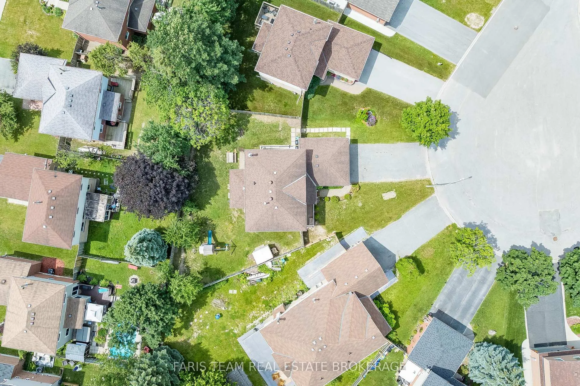 Photo 36 of 24 Shortreed Court, Barrie, West Bayfield — HOMEH
