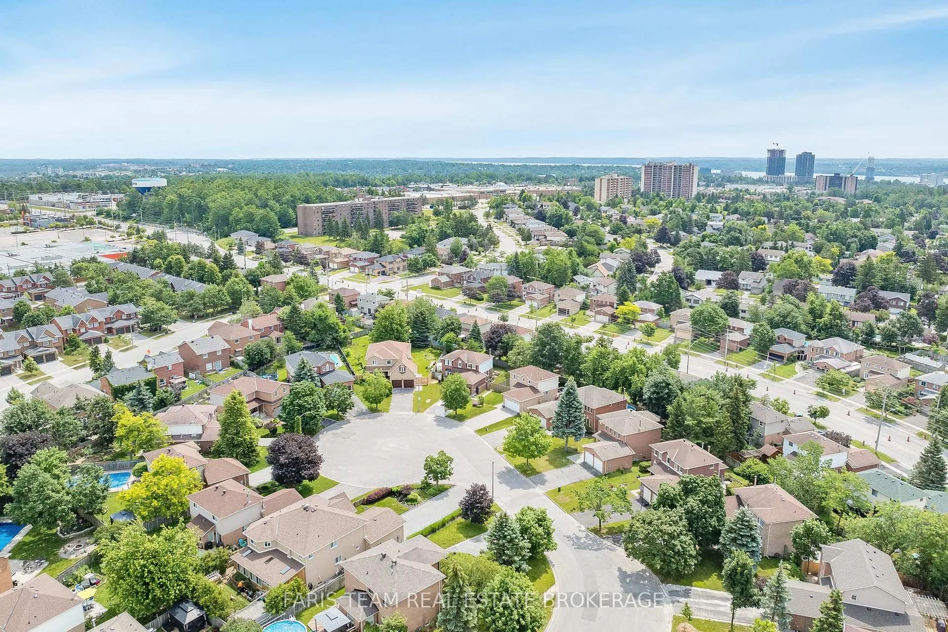 Photo 37 of 24 Shortreed Court, Barrie, West Bayfield — HOMEH