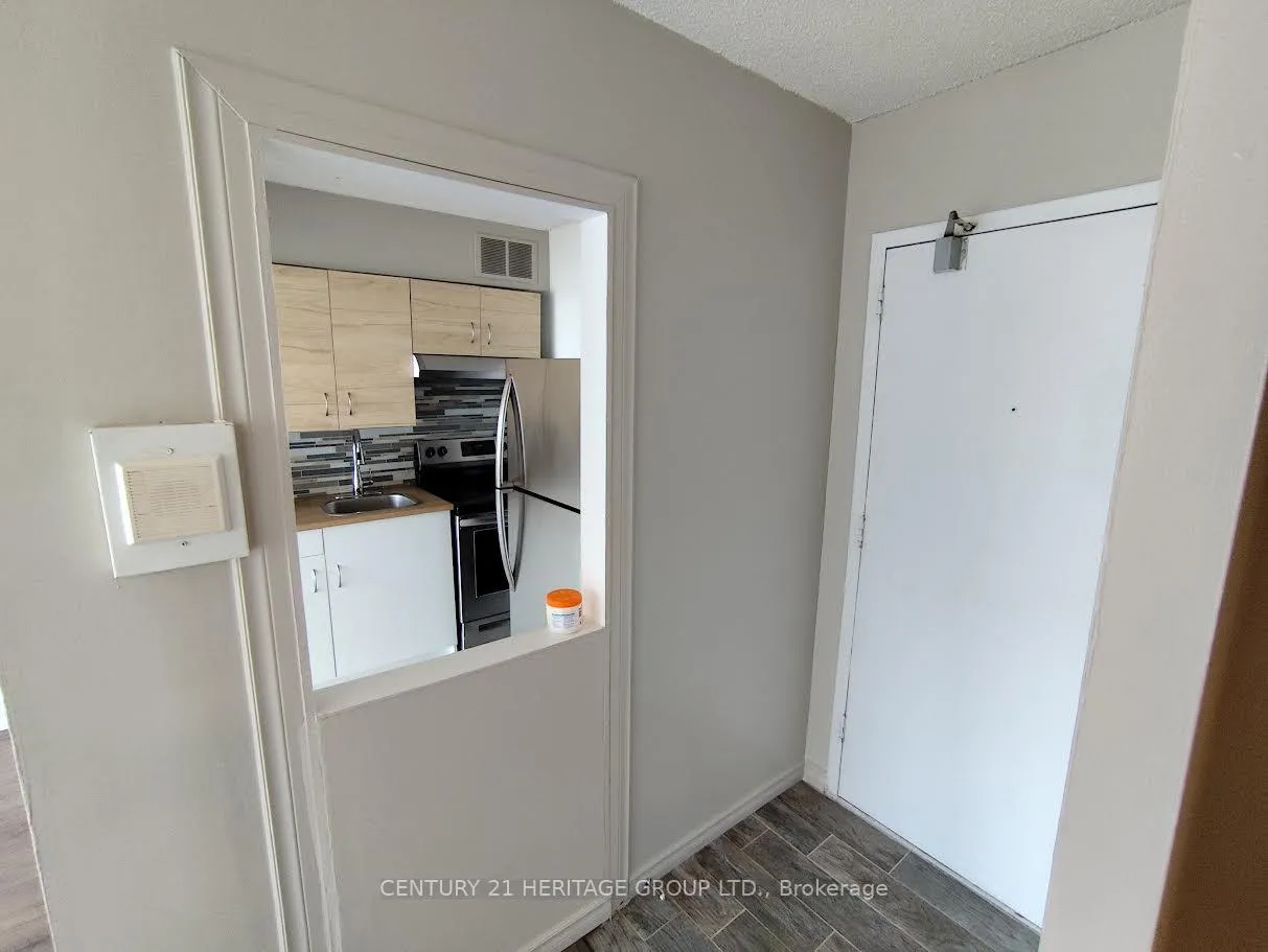 Photo 6 of Unit 612, 100 Lotherton Pathway, North York, Yorkdale-Glen Park — HOMEH