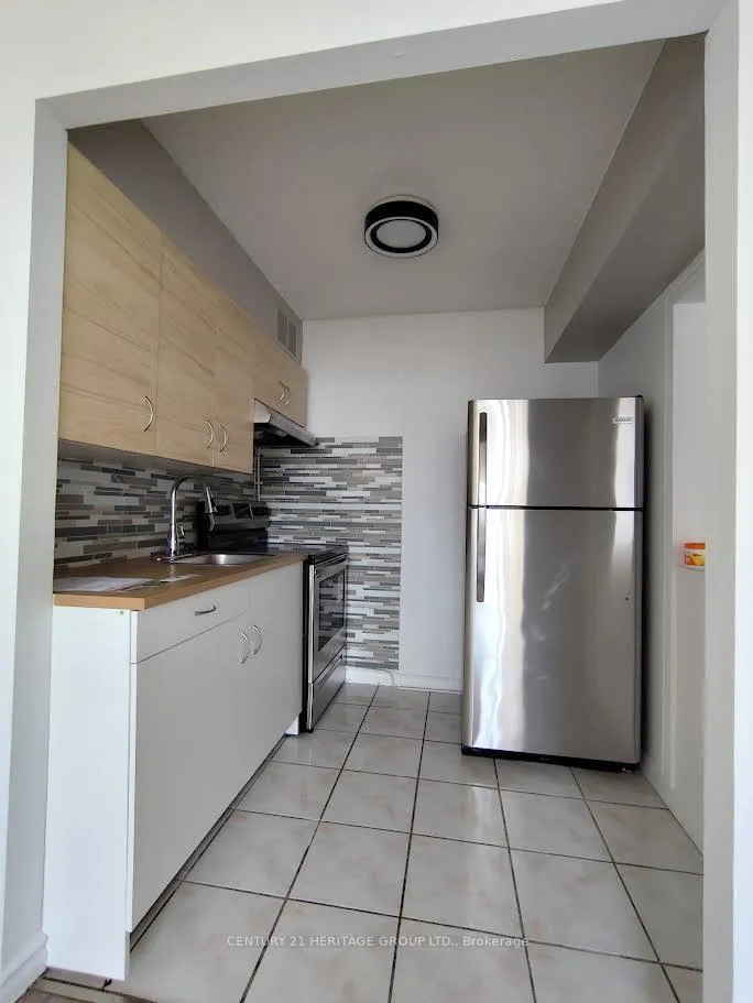 Photo 8 of Unit 612, 100 Lotherton Pathway, North York, Yorkdale-Glen Park — HOMEH