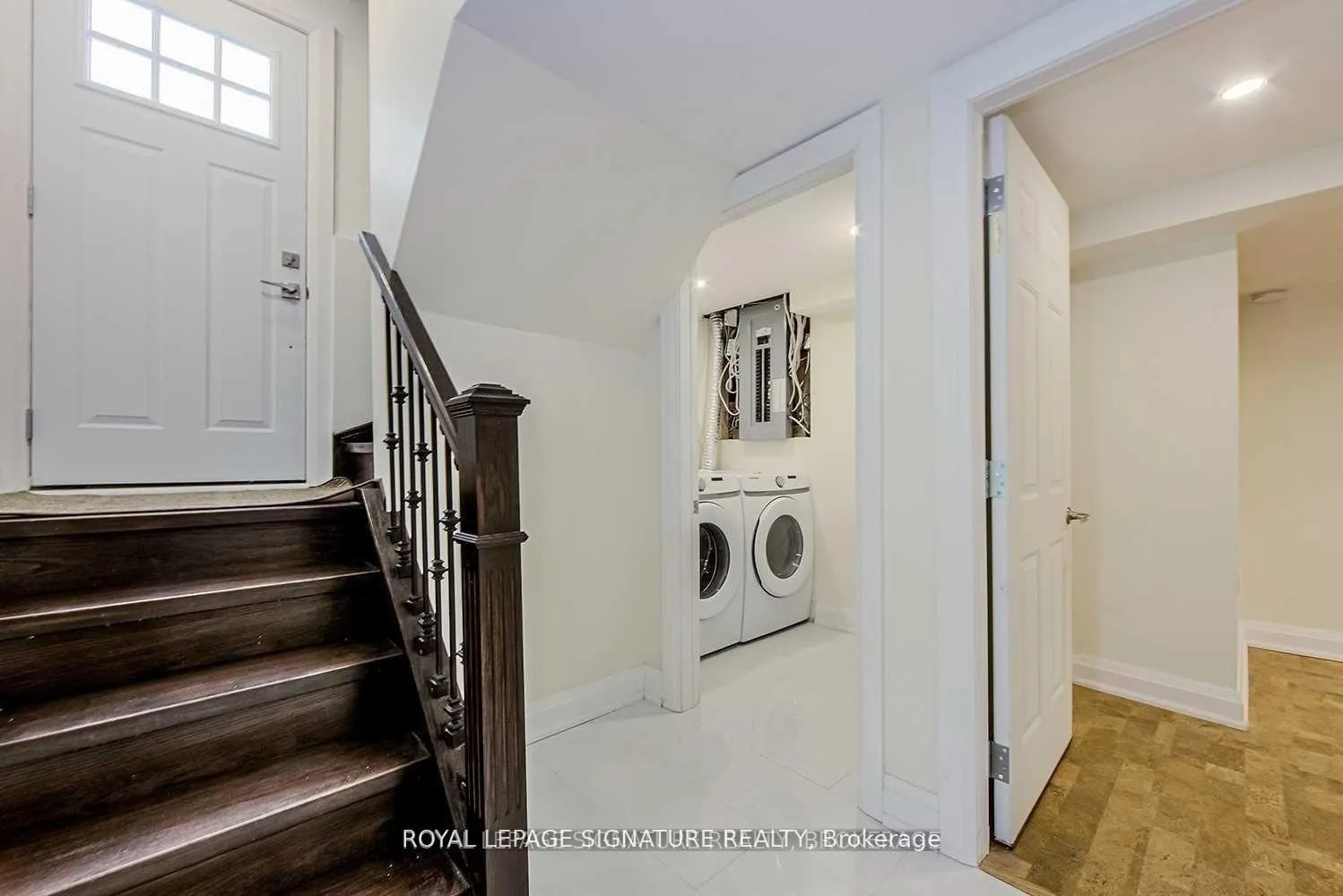 Photo 2 of 91 Tamarack Drive, Markham, Aileen-Willowbrook — HOMEH