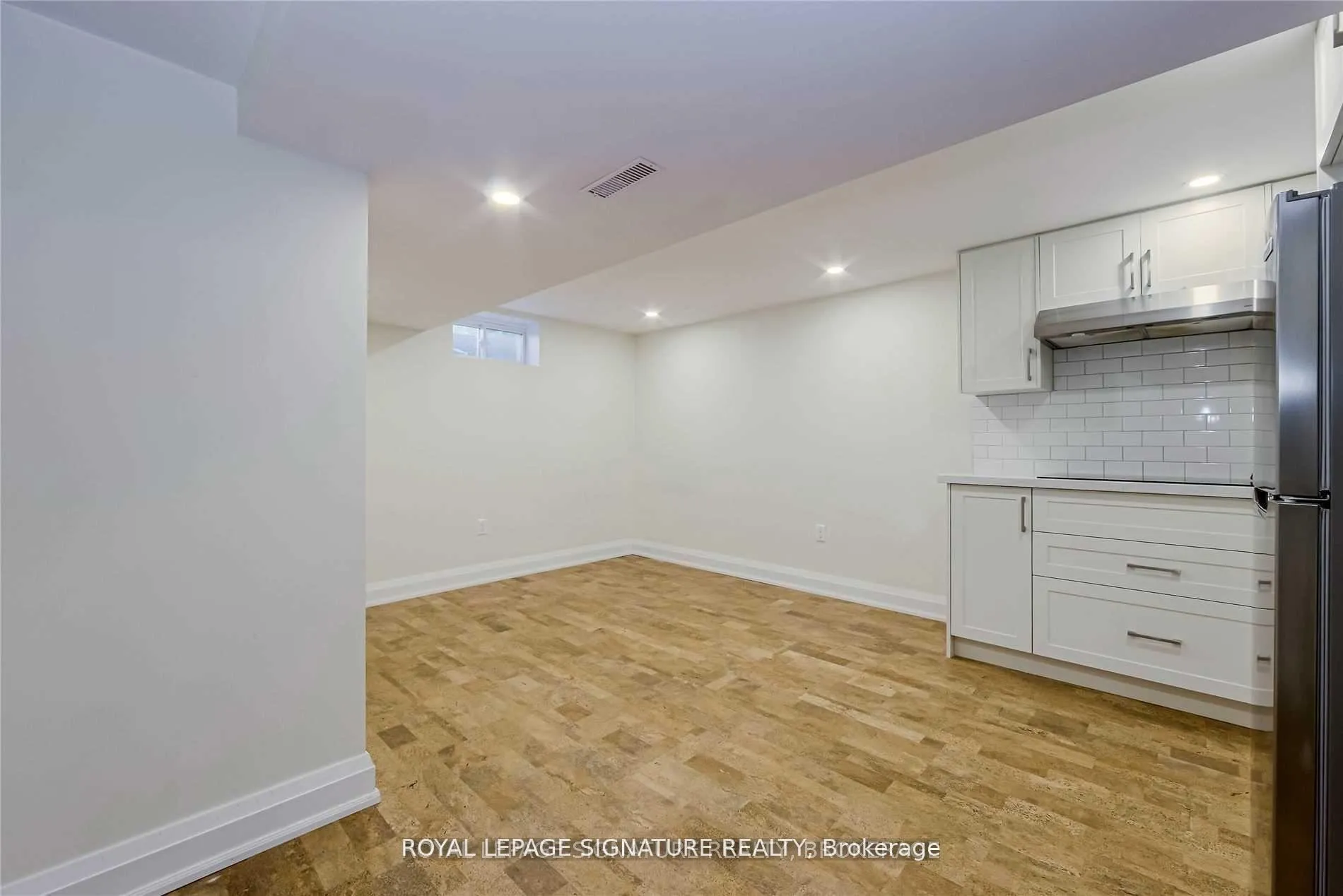 Photo 4 of 91 Tamarack Drive, Markham, Aileen-Willowbrook — HOMEH