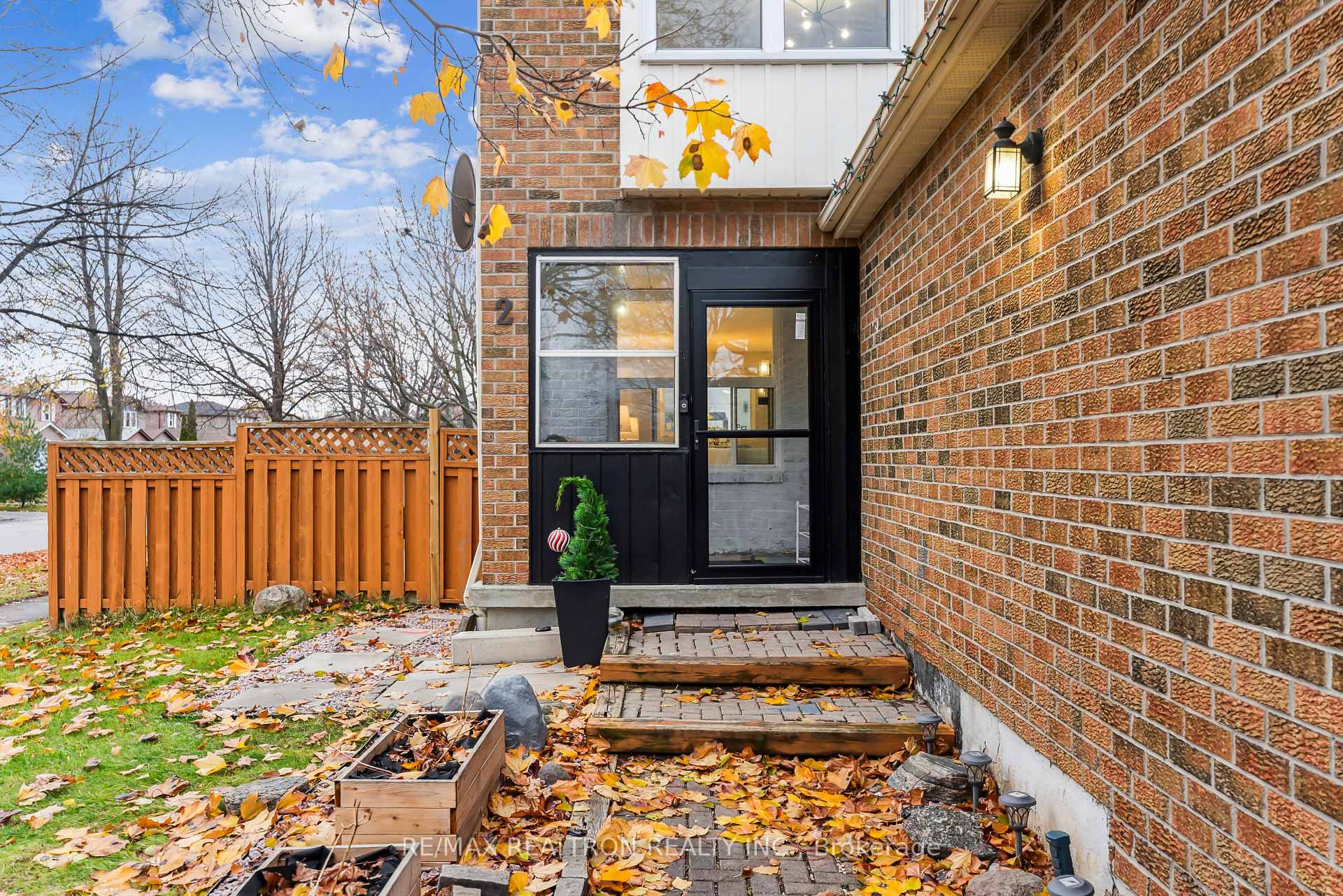 Photo 2 of 2 Brockman Crescent, Ajax, Central West — HOMEH