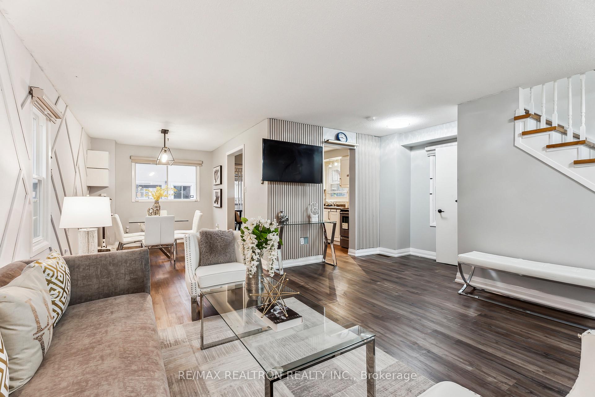 Photo 6 of 2 Brockman Crescent, Ajax, Central West — HOMEH
