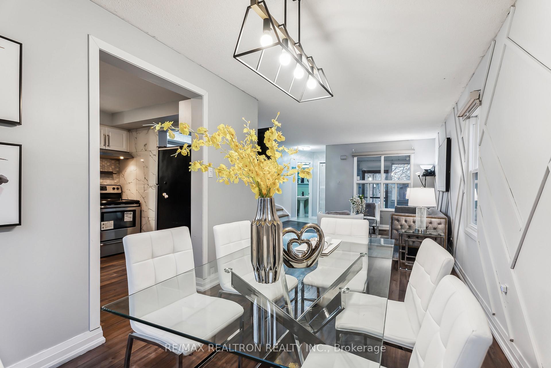 Photo 9 of 2 Brockman Crescent, Ajax, Central West — HOMEH