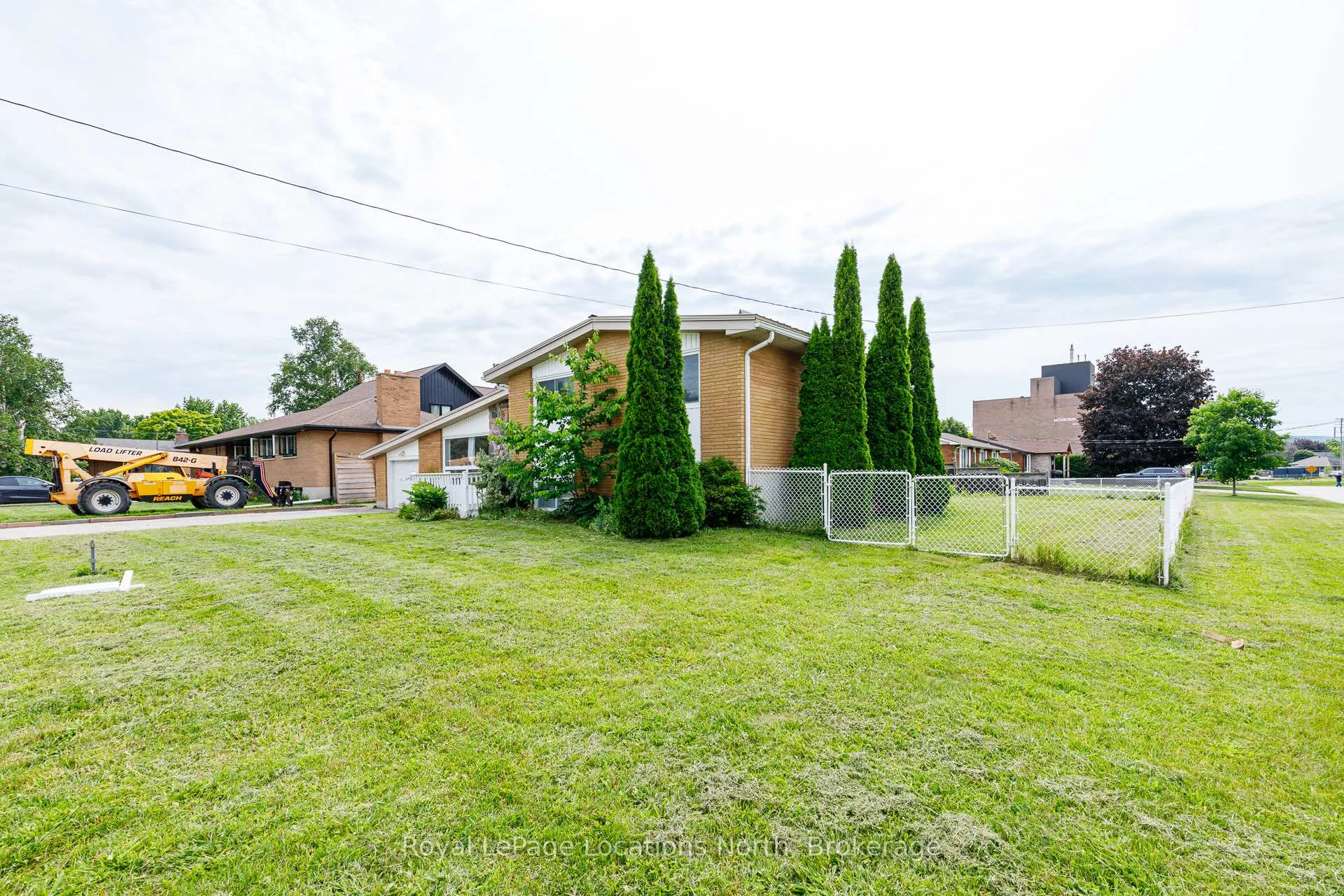 Photo 42 of 594 Oak Street, Collingwood — HOMEH
