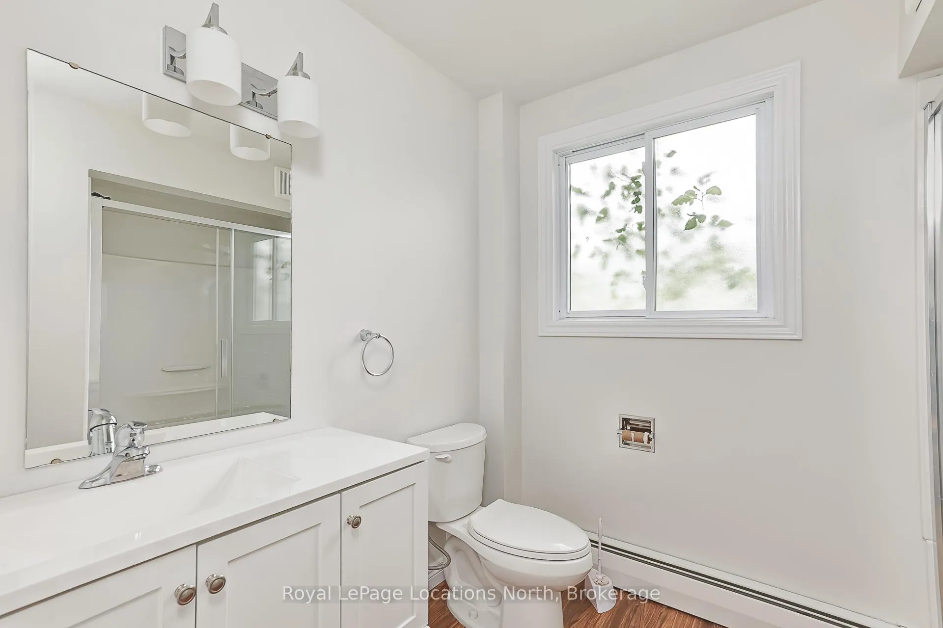 Photo 70 of 594 Oak Street, Collingwood — HOMEH