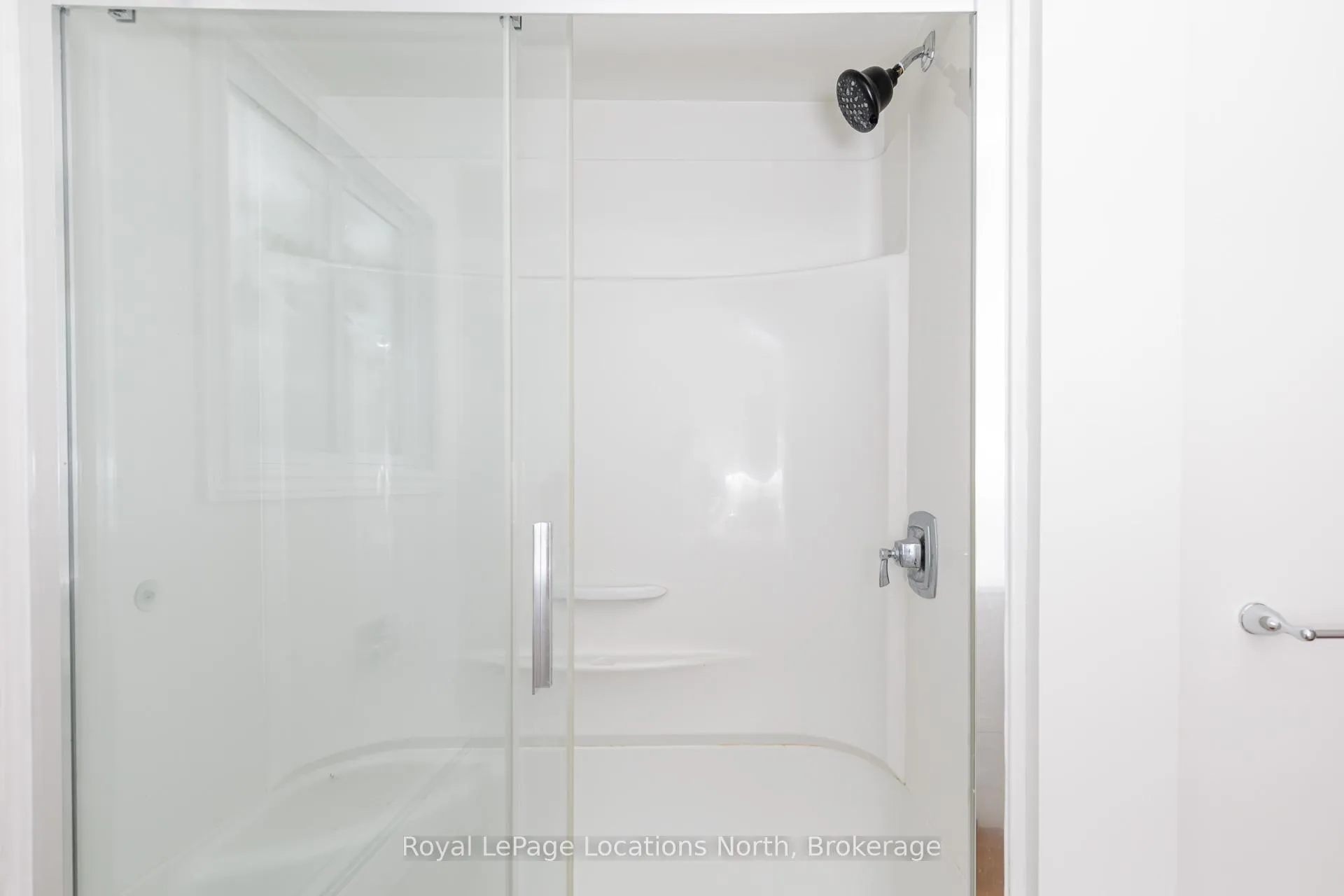 Photo 71 of 594 Oak Street, Collingwood — HOMEH