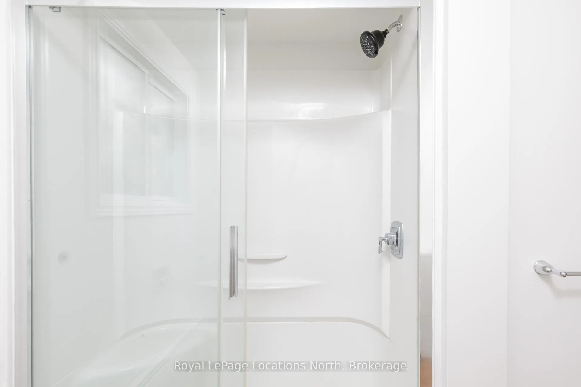 Photo 72 of 594 Oak Street, Collingwood — HOMEH