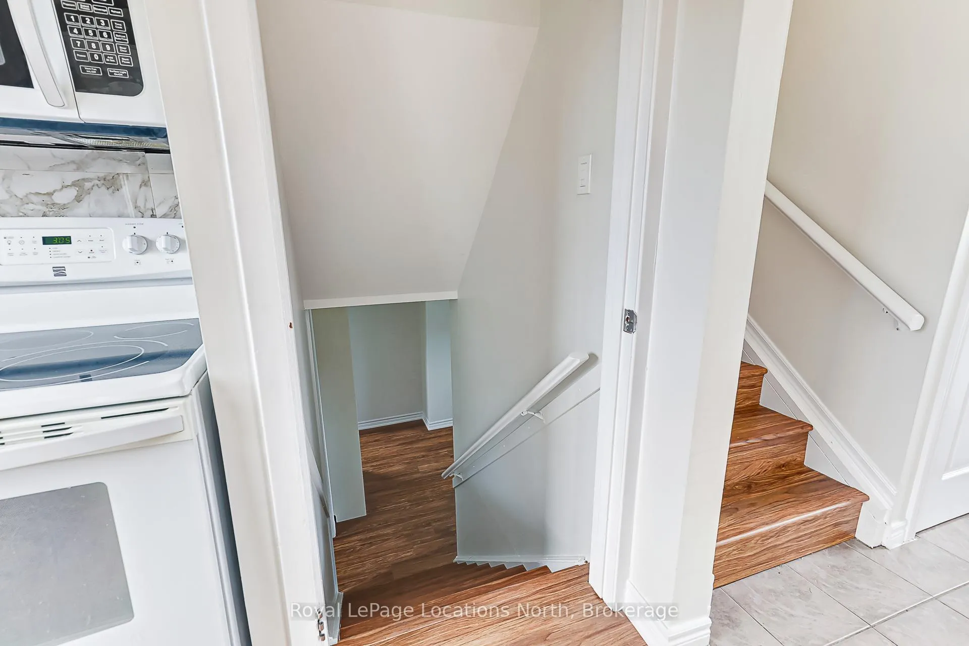 Photo 73 of 594 Oak Street, Collingwood — HOMEH