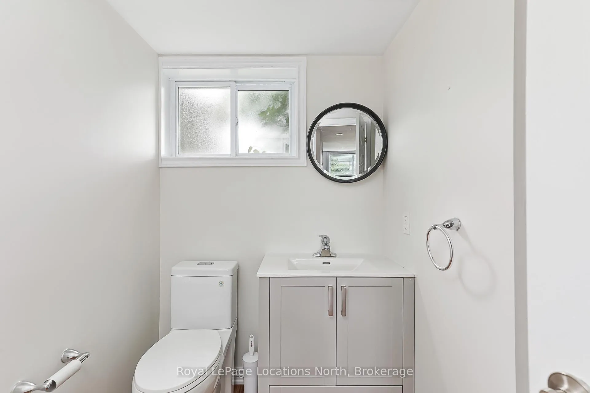 Photo 83 of 594 Oak Street, Collingwood — HOMEH