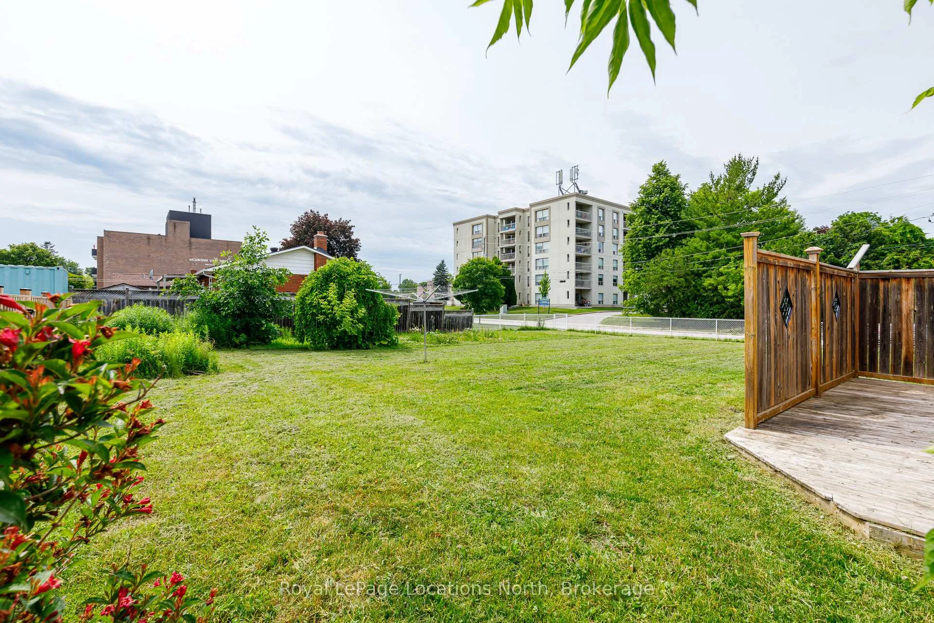 Photo 86 of 594 Oak Street, Collingwood — HOMEH