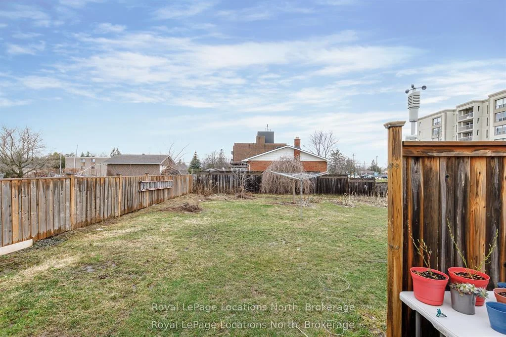 Photo 5 of 594 Oak Street, Collingwood — HOMEH