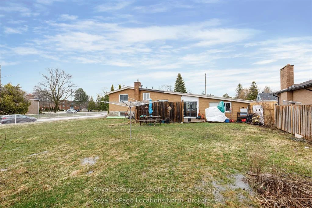 Photo 6 of 594 Oak Street, Collingwood — HOMEH