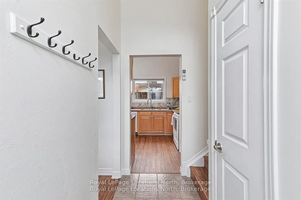 Photo 10 of 594 Oak Street, Collingwood — HOMEH