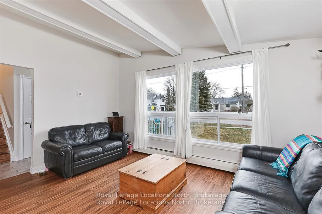 Photo 13 of 594 Oak Street, Collingwood — HOMEH