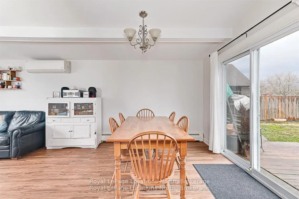 Photo 15 of 594 Oak Street, Collingwood — HOMEH