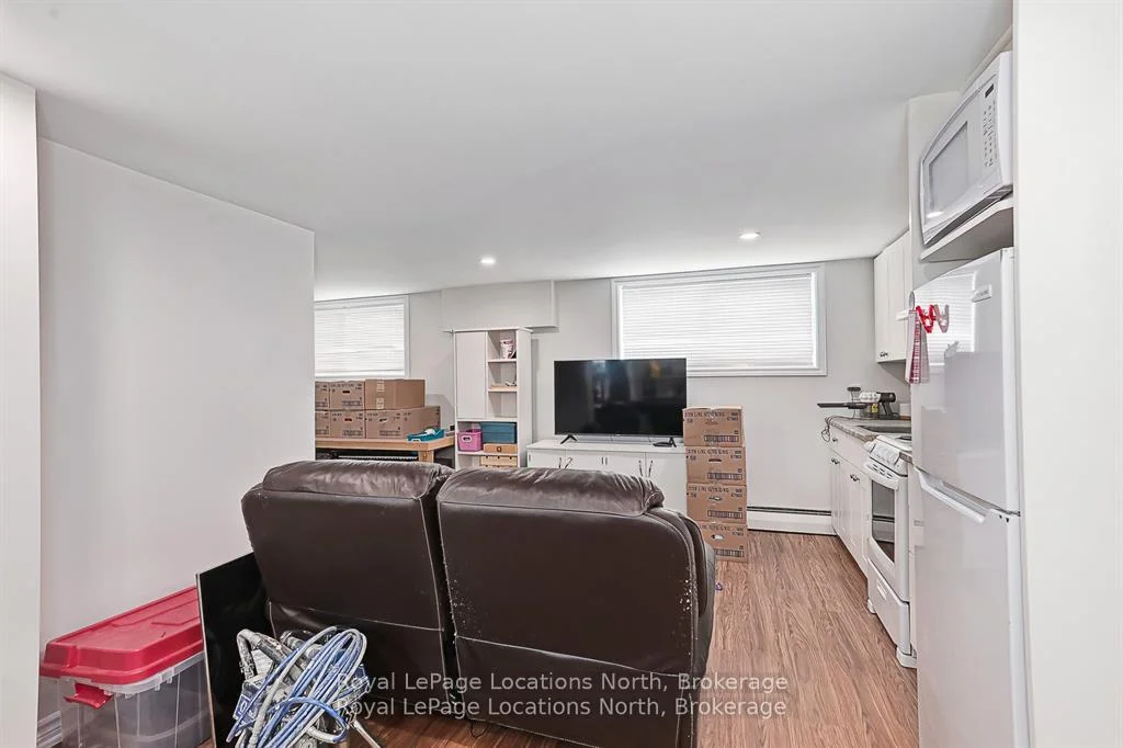 Photo 30 of 594 Oak Street, Collingwood — HOMEH