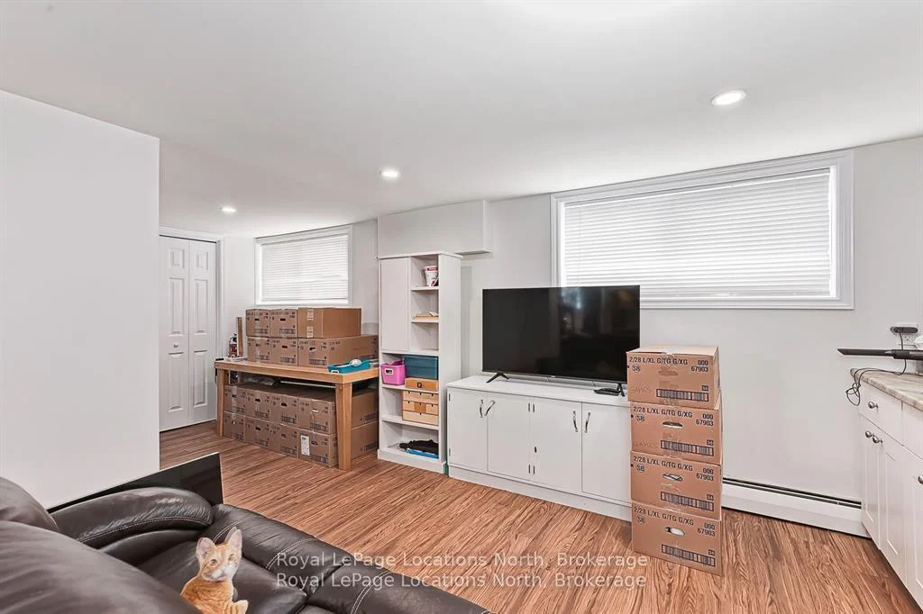 Photo 31 of 594 Oak Street, Collingwood — HOMEH