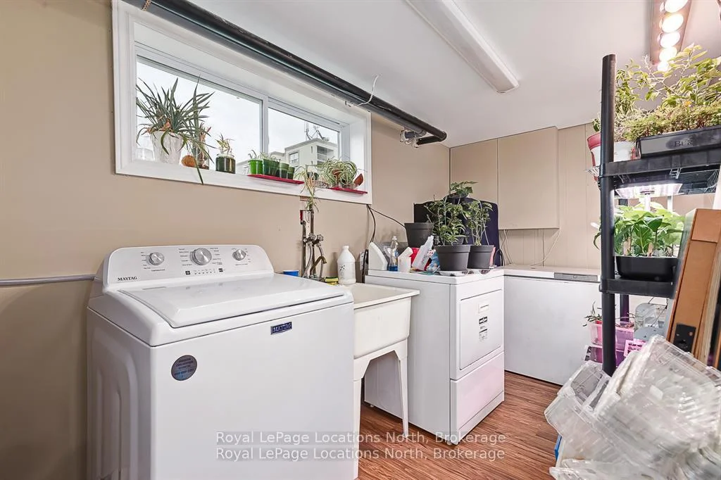 Photo 36 of 594 Oak Street, Collingwood — HOMEH