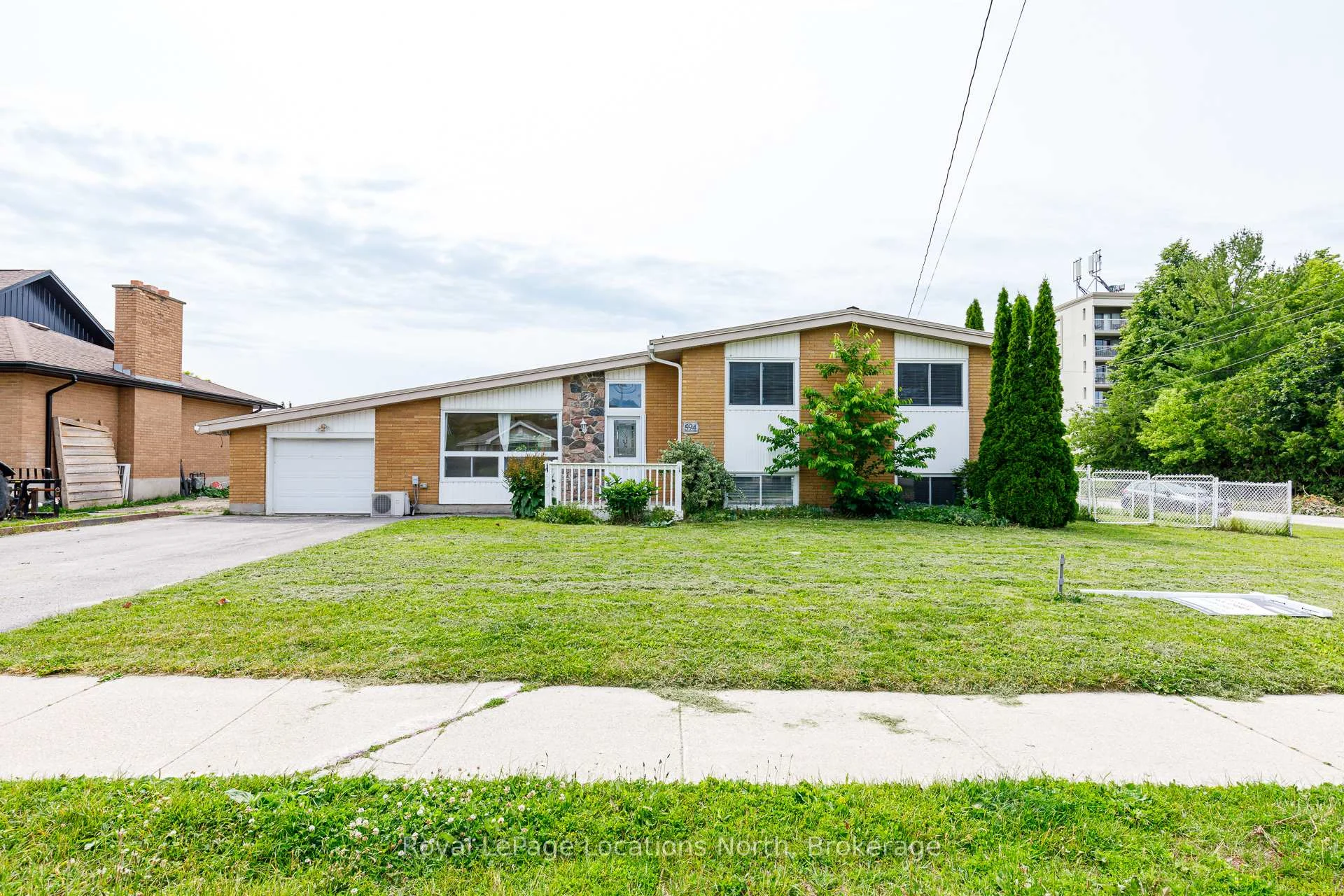 Photo 44 of 594 Oak Street, Collingwood — HOMEH