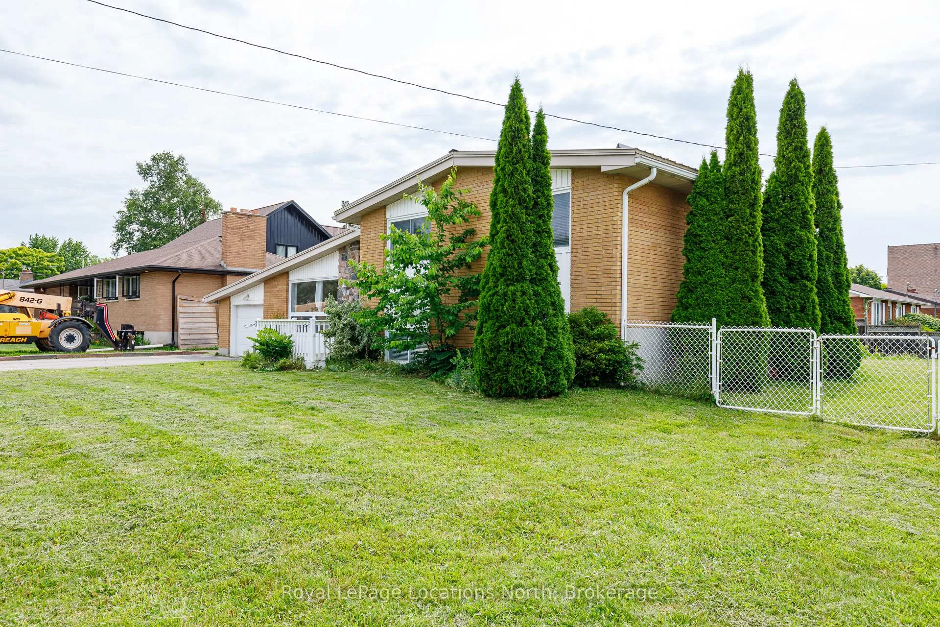 Photo 47 of 594 Oak Street, Collingwood — HOMEH