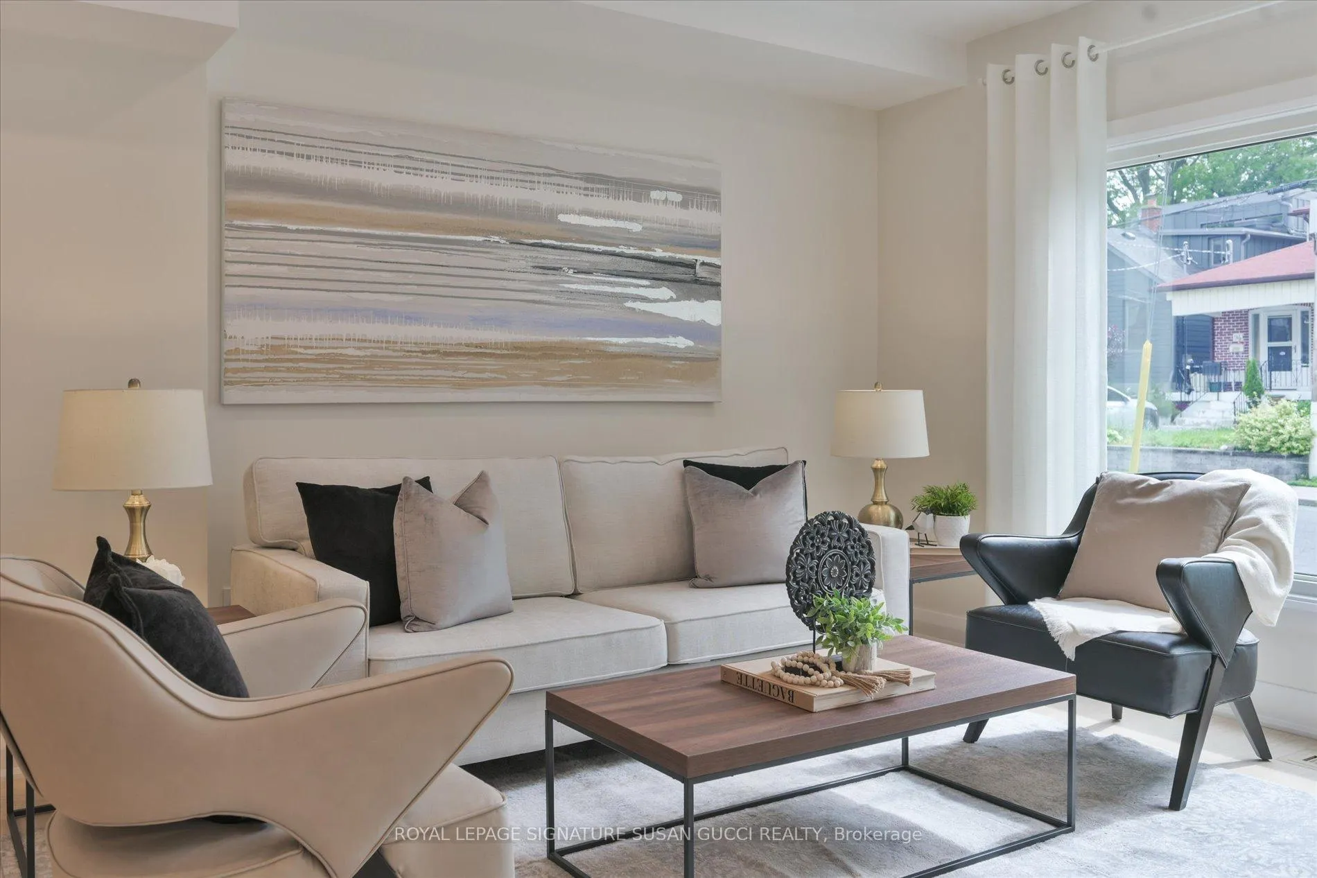 Photo 4 of 99 Chisholm Avenue, Toronto, Woodbine-Lumsden — HOMEH