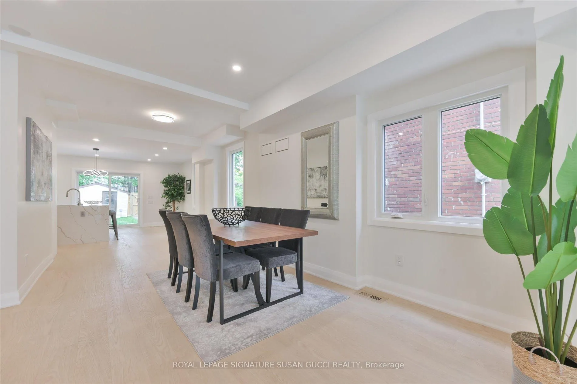 Photo 7 of 99 Chisholm Avenue, Toronto, Woodbine-Lumsden — HOMEH