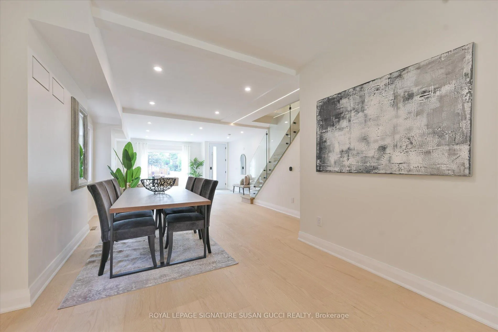 Photo 8 of 99 Chisholm Avenue, Toronto, Woodbine-Lumsden — HOMEH