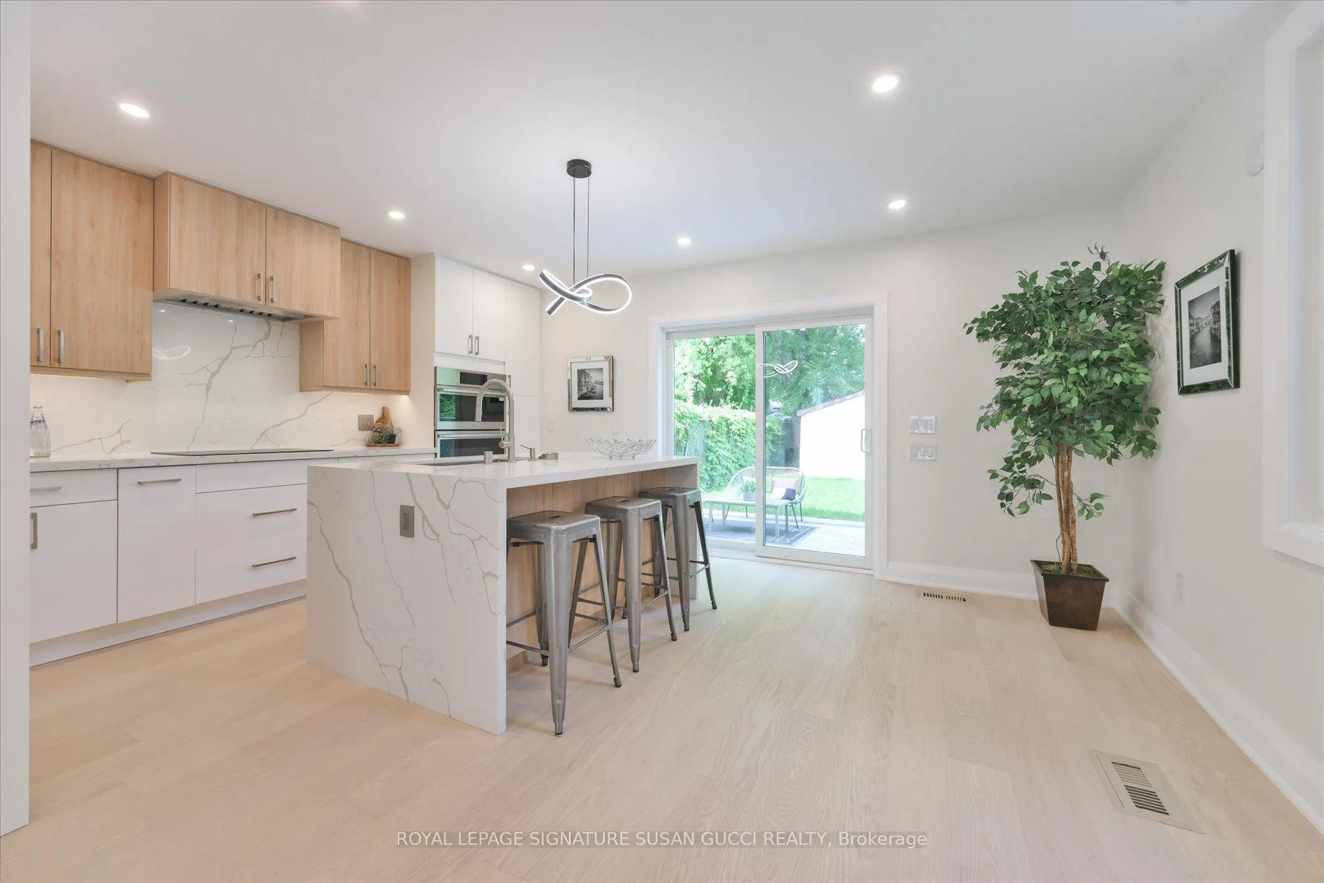 Photo 10 of 99 Chisholm Avenue, Toronto, Woodbine-Lumsden — HOMEH