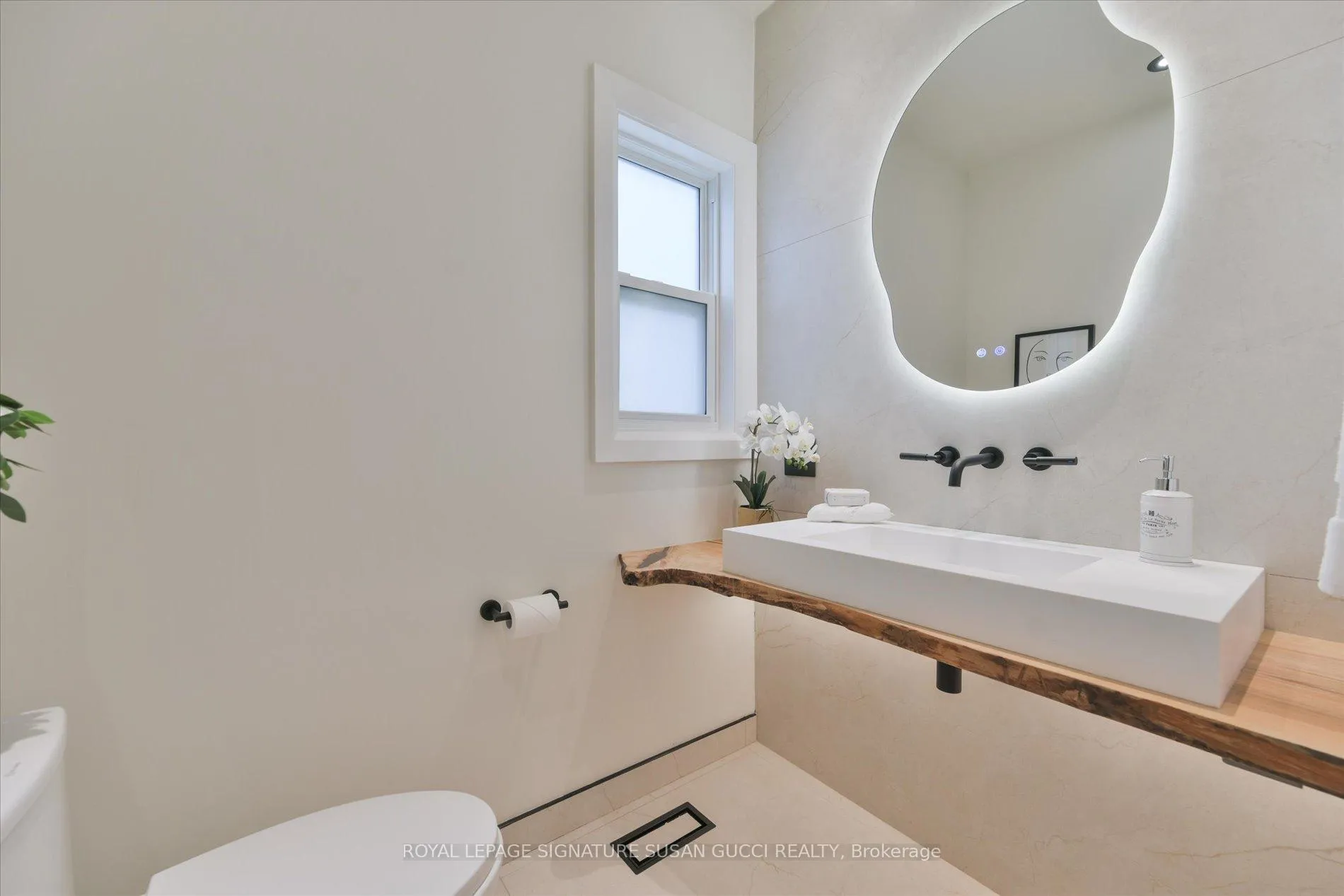 Photo 13 of 99 Chisholm Avenue, Toronto, Woodbine-Lumsden — HOMEH