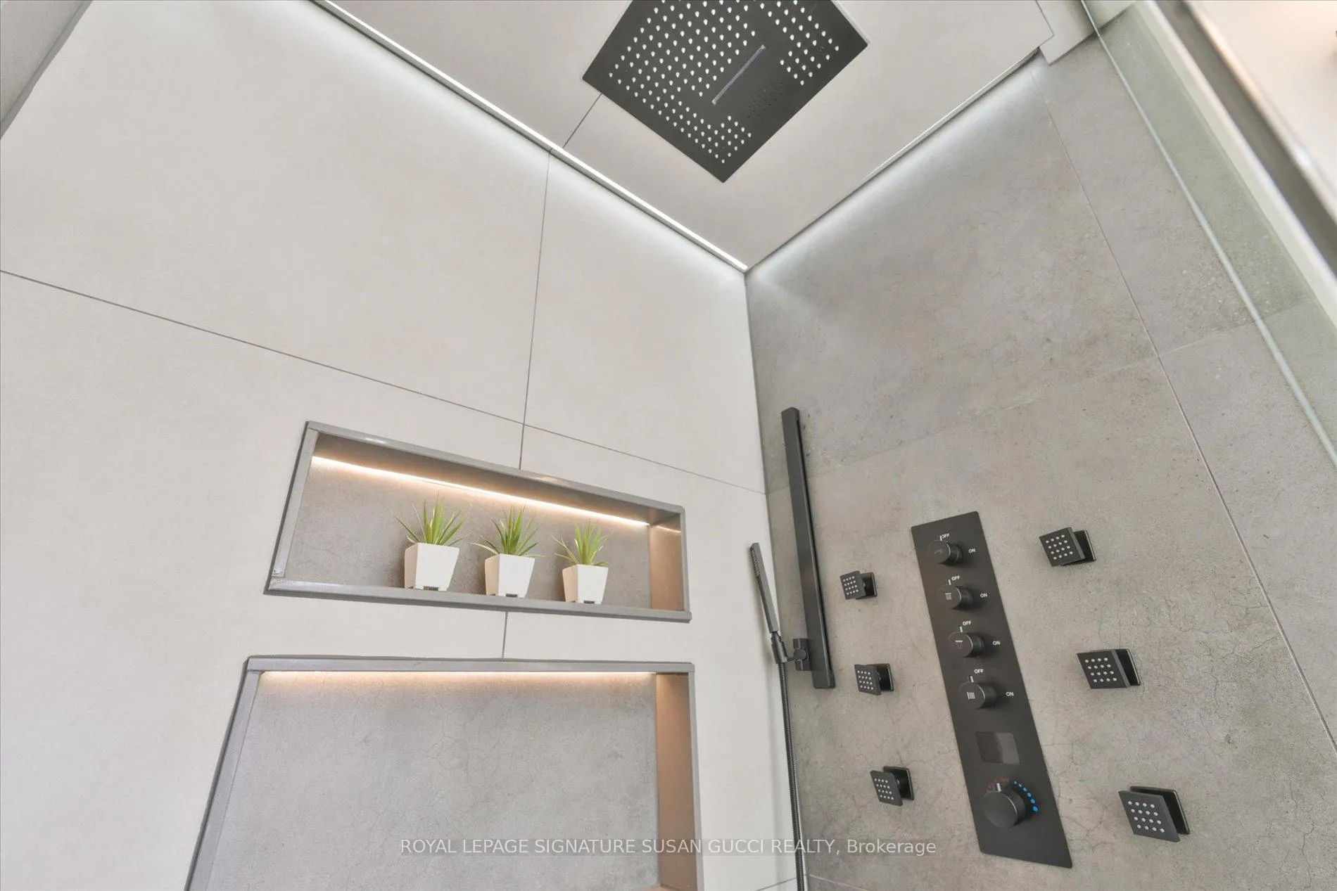 Photo 30 of 99 Chisholm Avenue, Toronto, Woodbine-Lumsden — HOMEH
