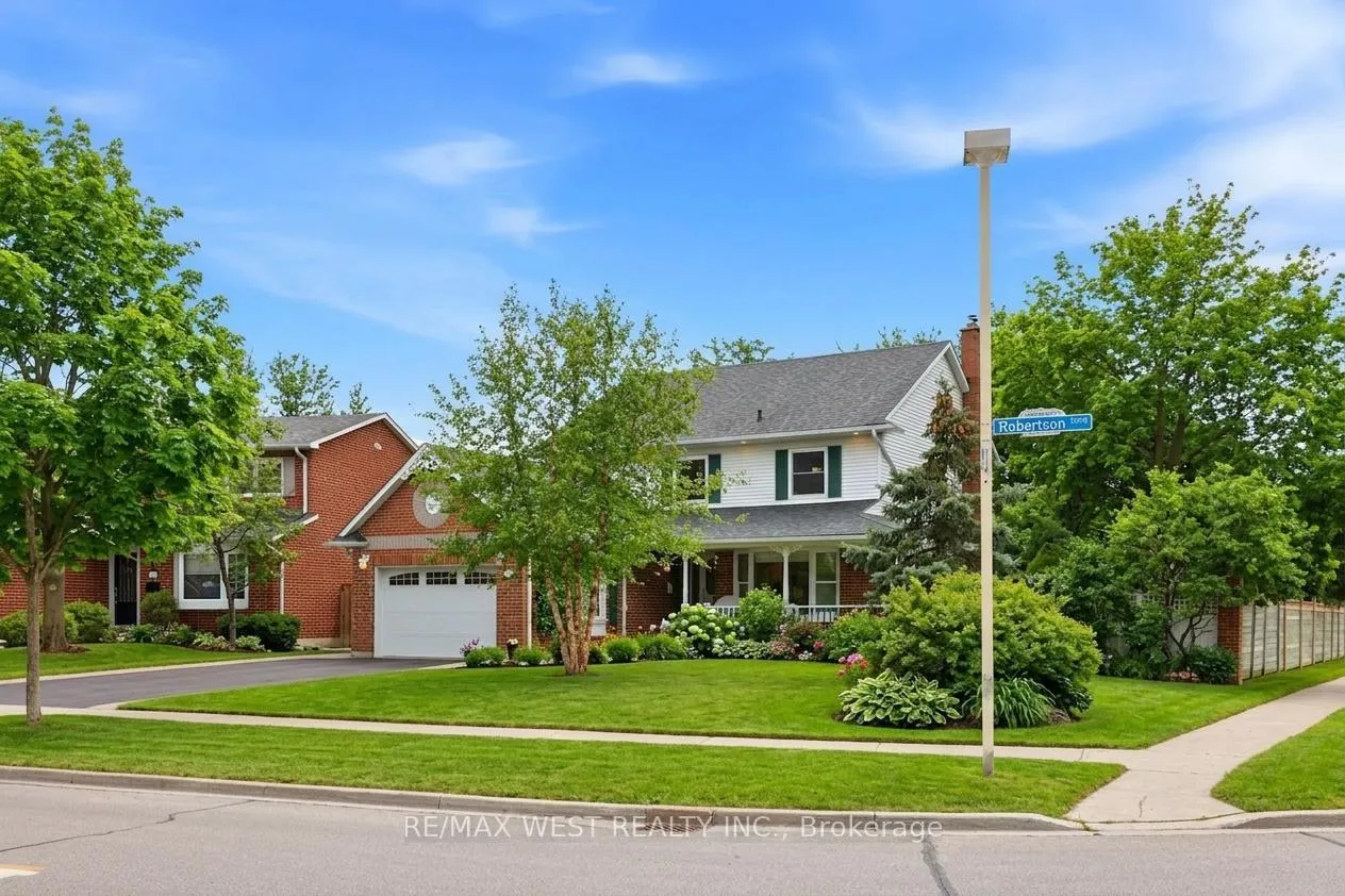 Photo 2 of 690 Robertson Crescent, Milton, Timberlea — HOMEH
