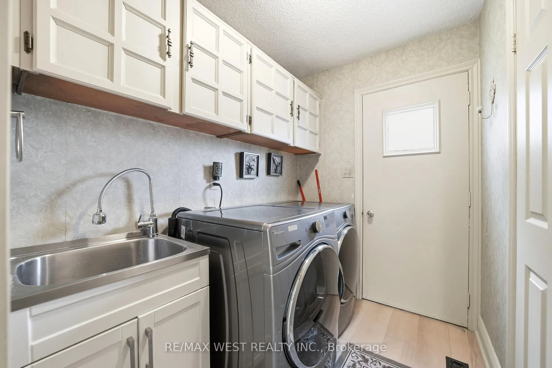 Photo 10 of 690 Robertson Crescent, Milton, Timberlea — HOMEH