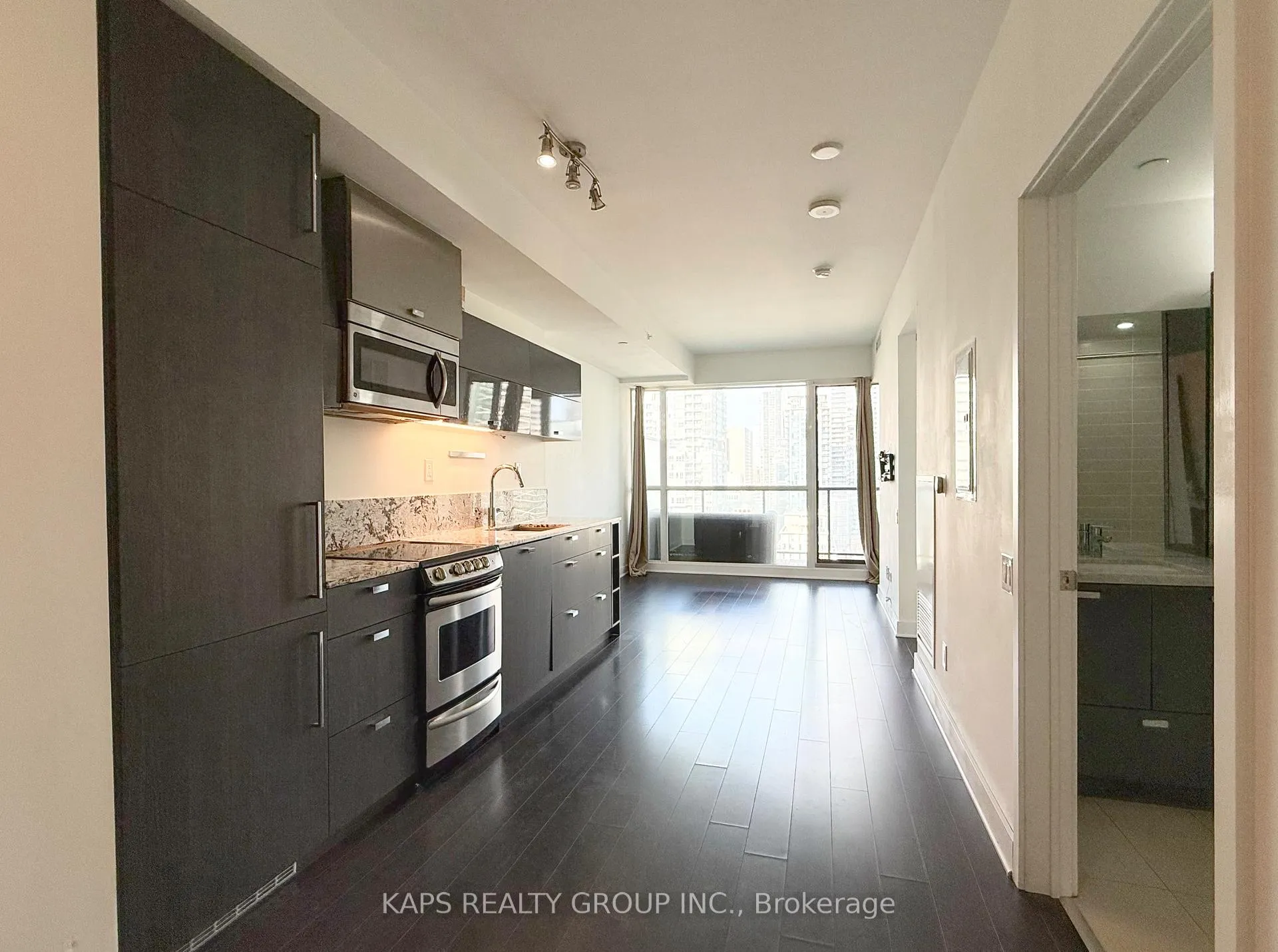 Front of Unit 2106, 290 Adelaide Street W