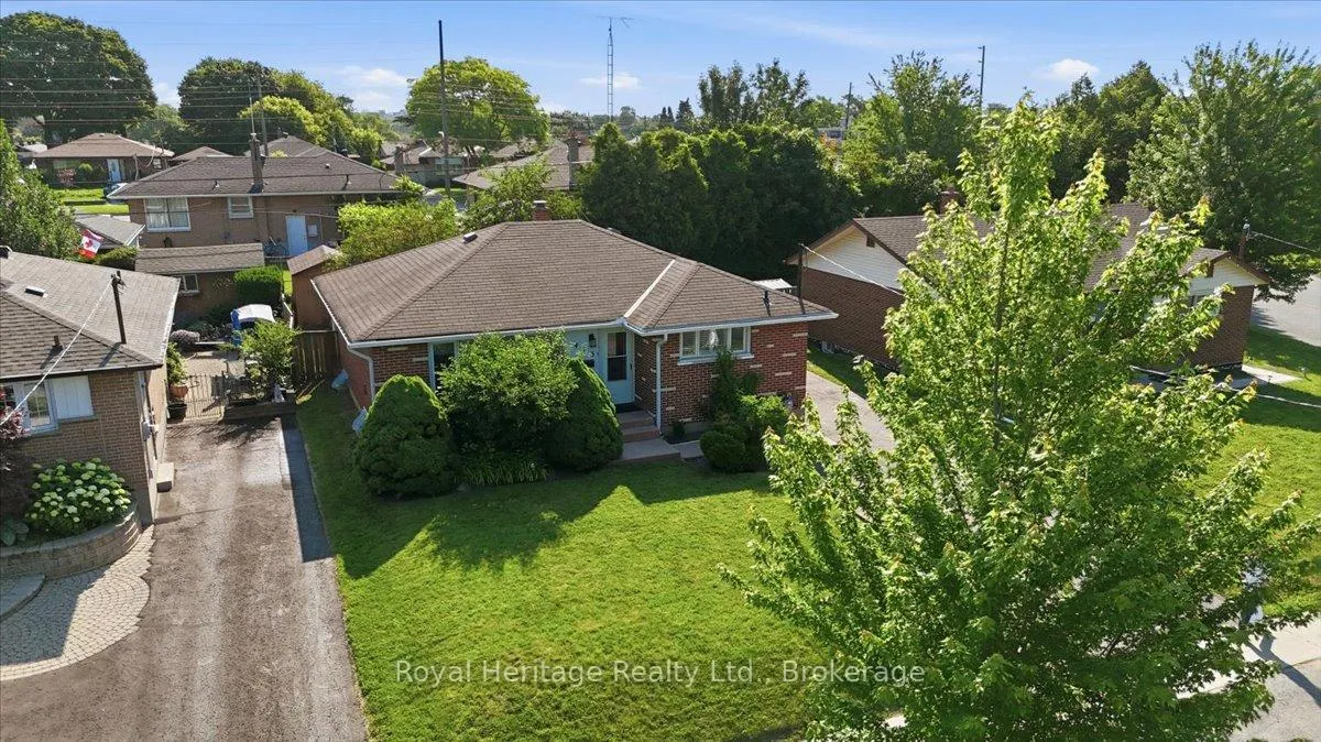Photo 2 of 413 Elizabeth Street, Oshawa, McLaughlin — HOMEH