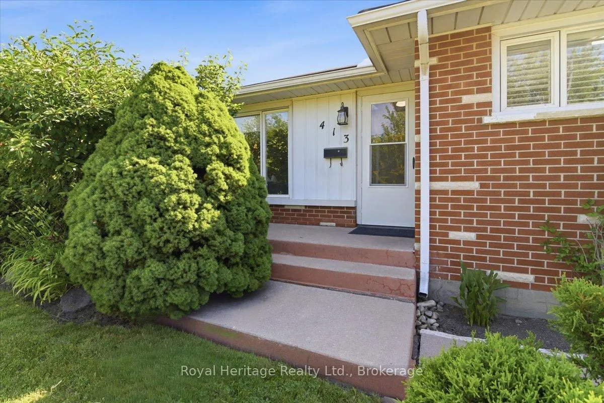 Photo 4 of 413 Elizabeth Street, Oshawa, McLaughlin — HOMEH