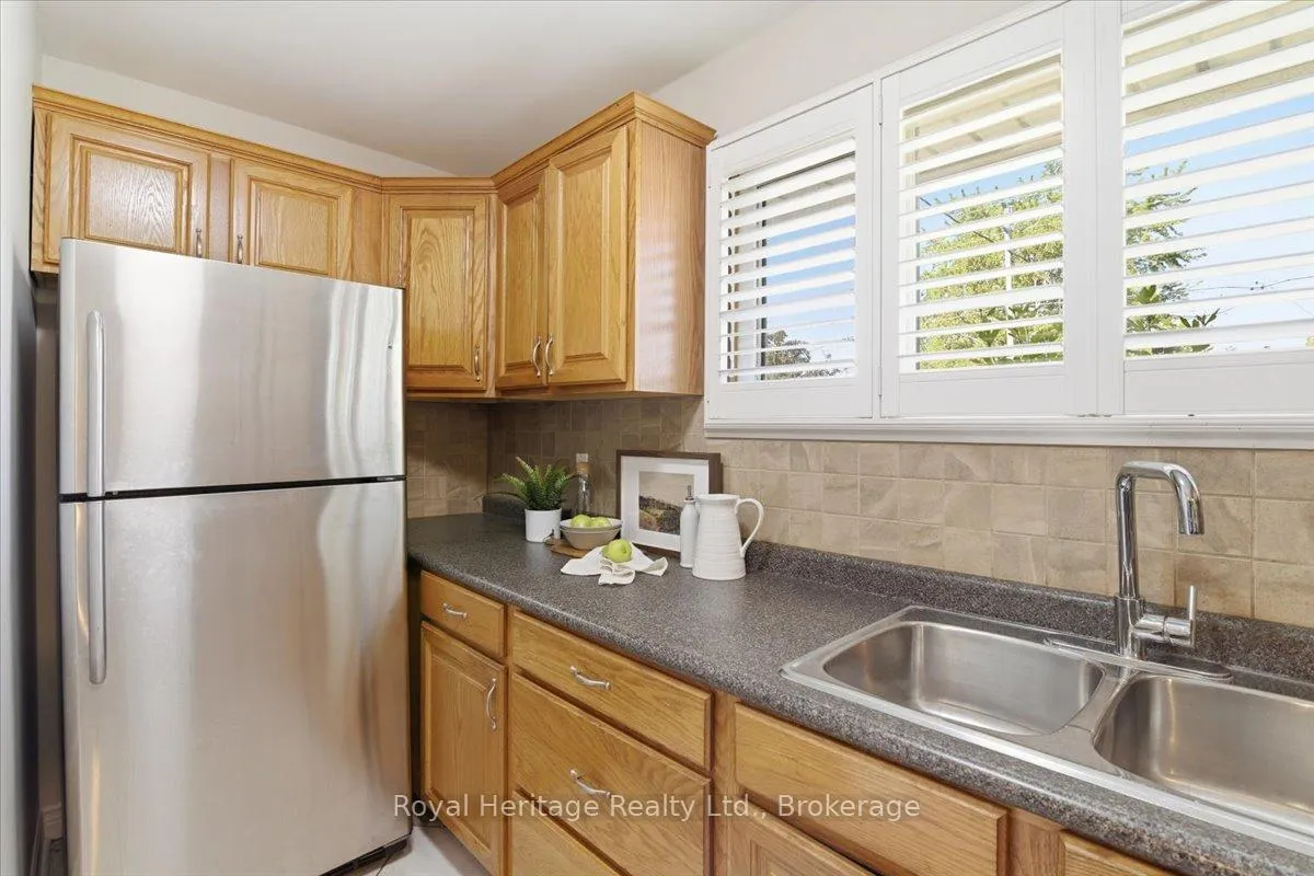 Photo 7 of 413 Elizabeth Street, Oshawa, McLaughlin — HOMEH