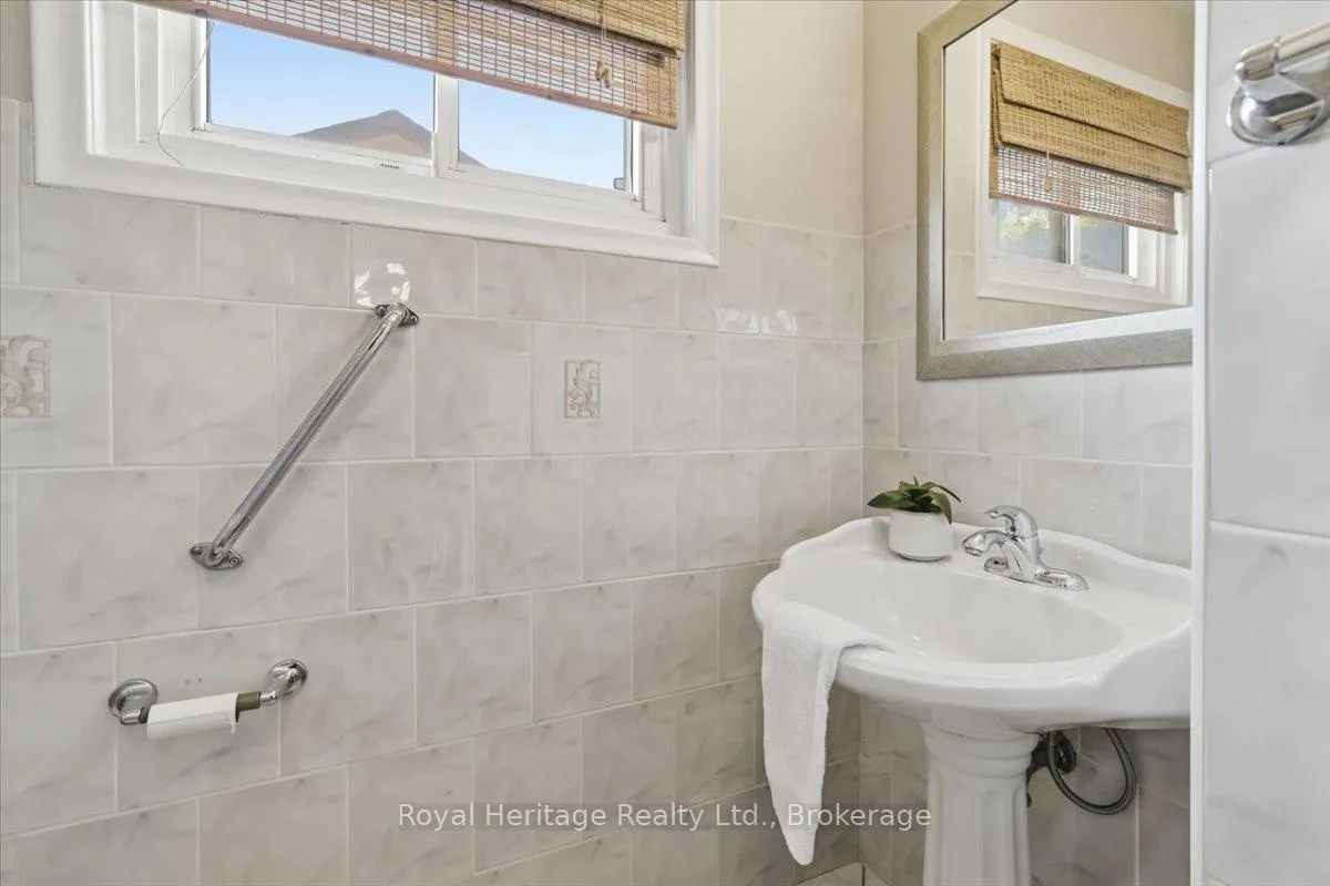 Photo 16 of 413 Elizabeth Street, Oshawa, McLaughlin — HOMEH