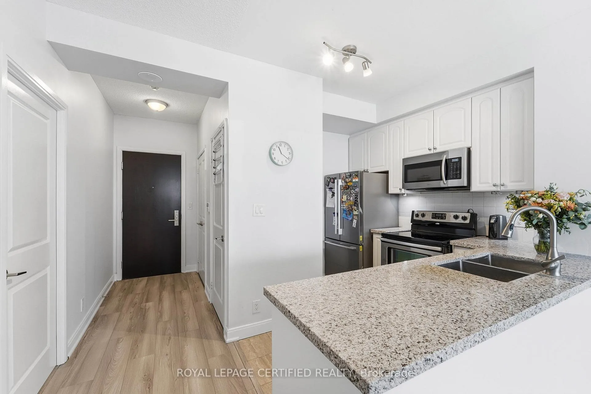 Photo 4 of Unit 609, 50 Absolute Avenue, Mississauga, City Centre — HOMEH