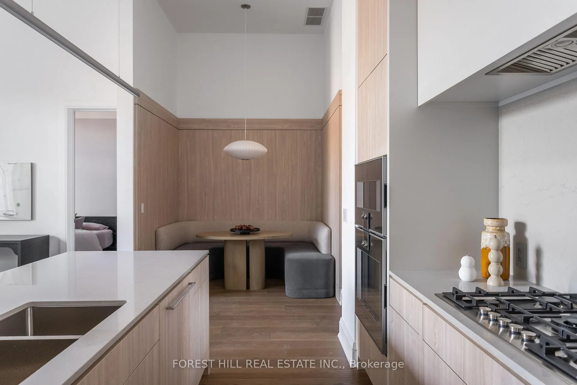 Photo 4 of Unit 1A, 2010 Bathurst Street, Toronto, Humewood-Cedarvale — HOMEH