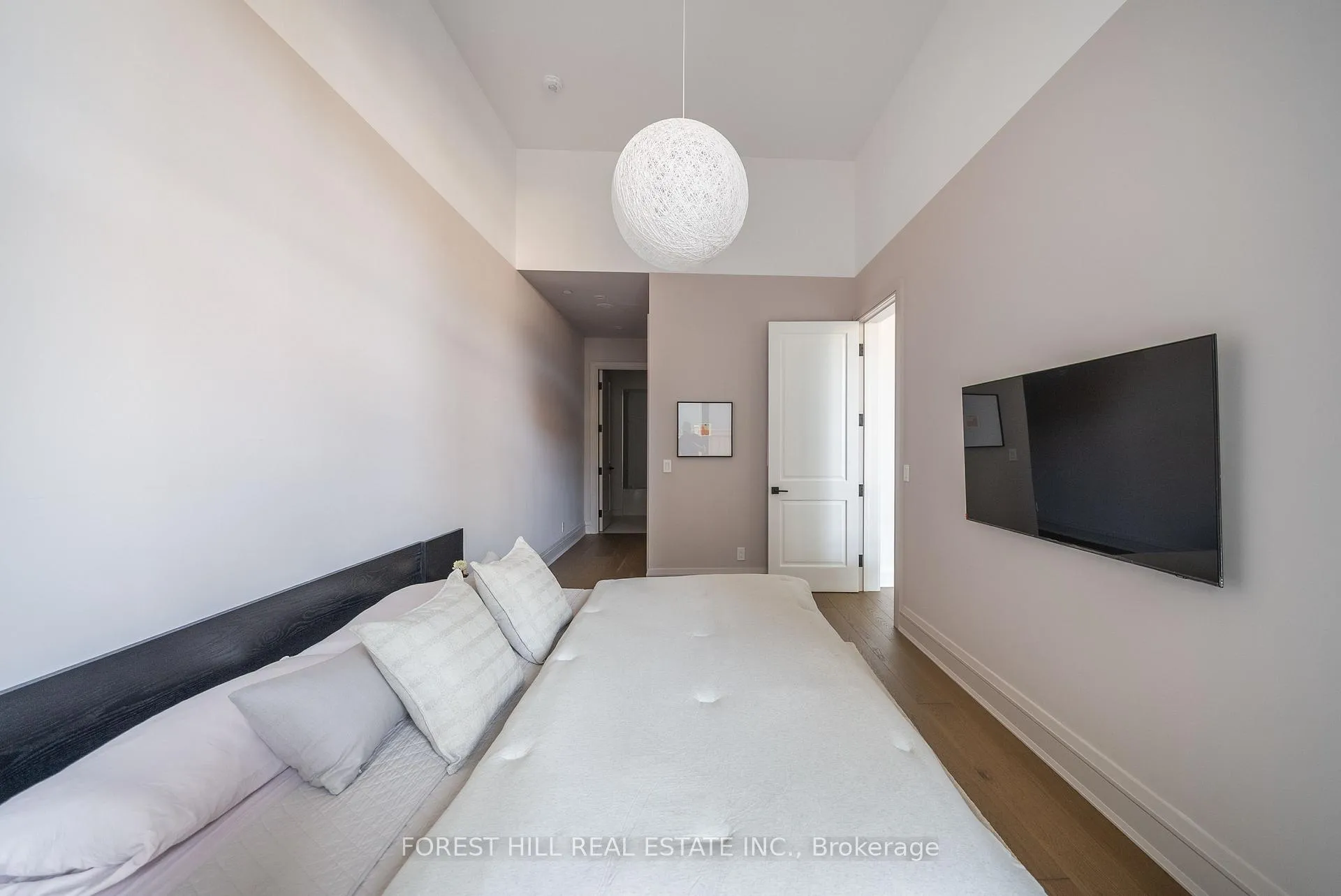 Photo 7 of Unit 1A, 2010 Bathurst Street, Toronto, Humewood-Cedarvale — HOMEH