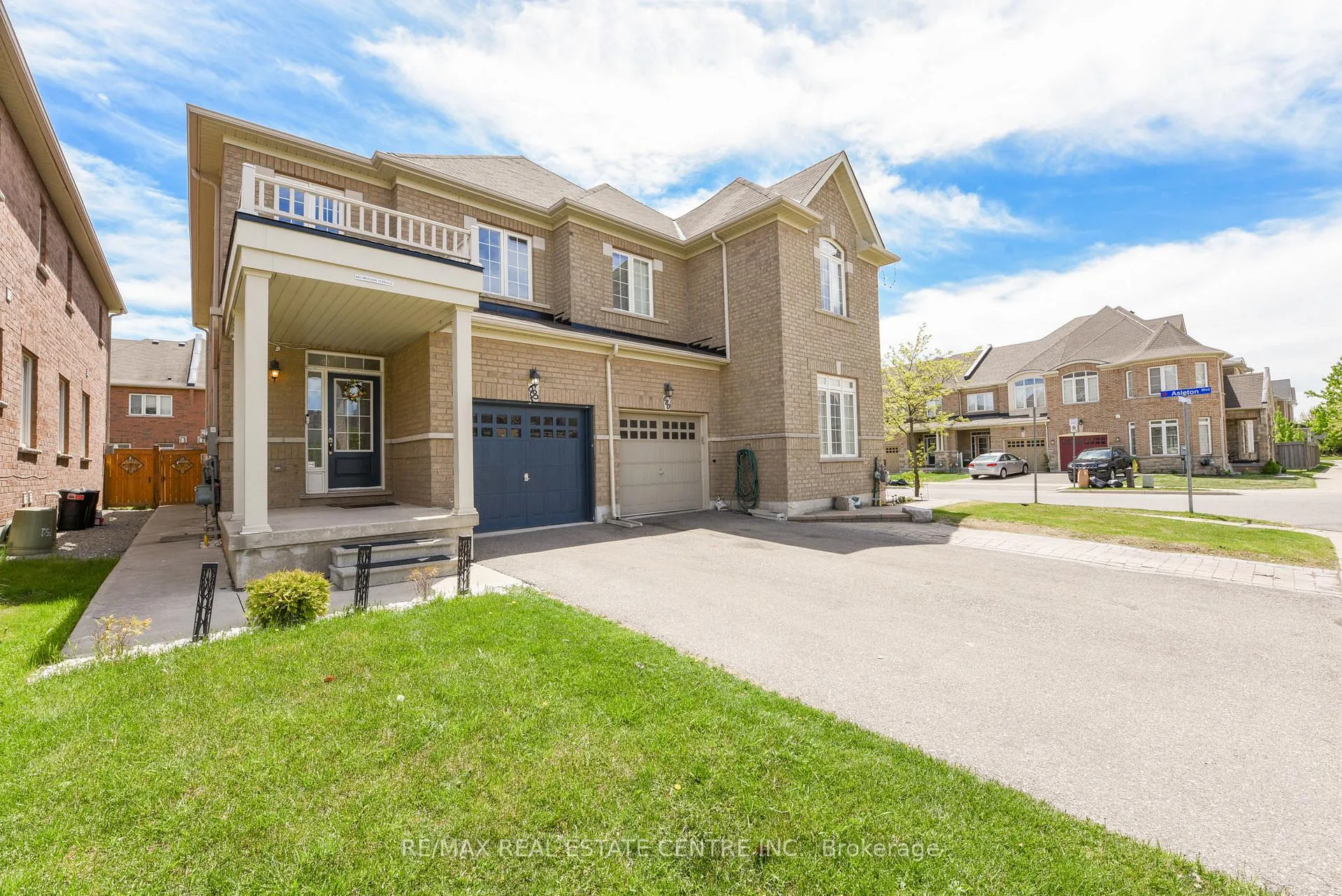 Photo 2 of 682 Megson Terrace, Milton, Willmott — HOMEH